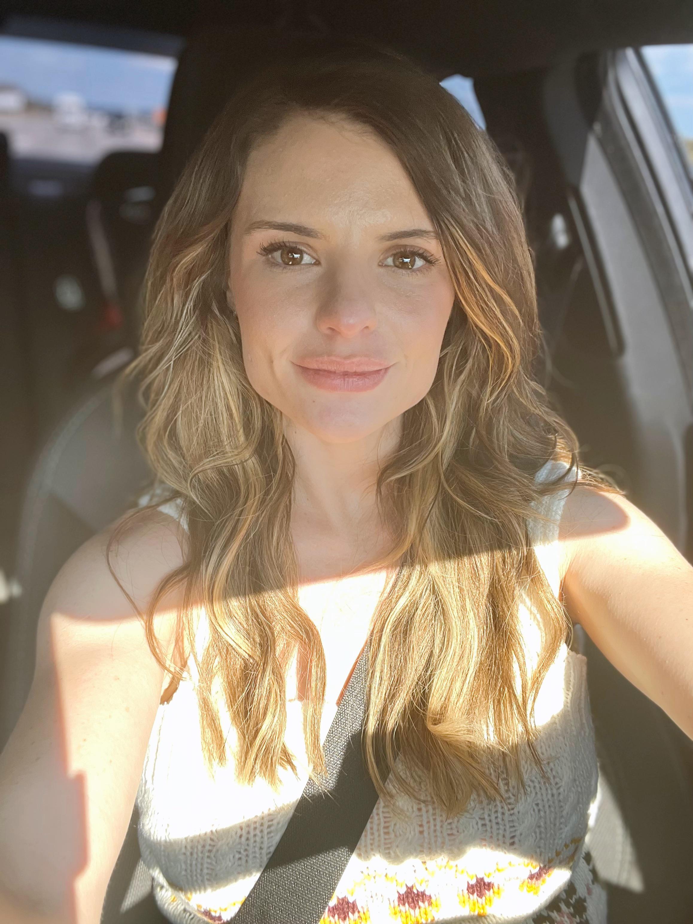 Hi —from your favorite mom 🥰 : selfie