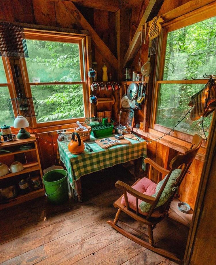 This little cabin in Washington, MA r/CozyPlaces