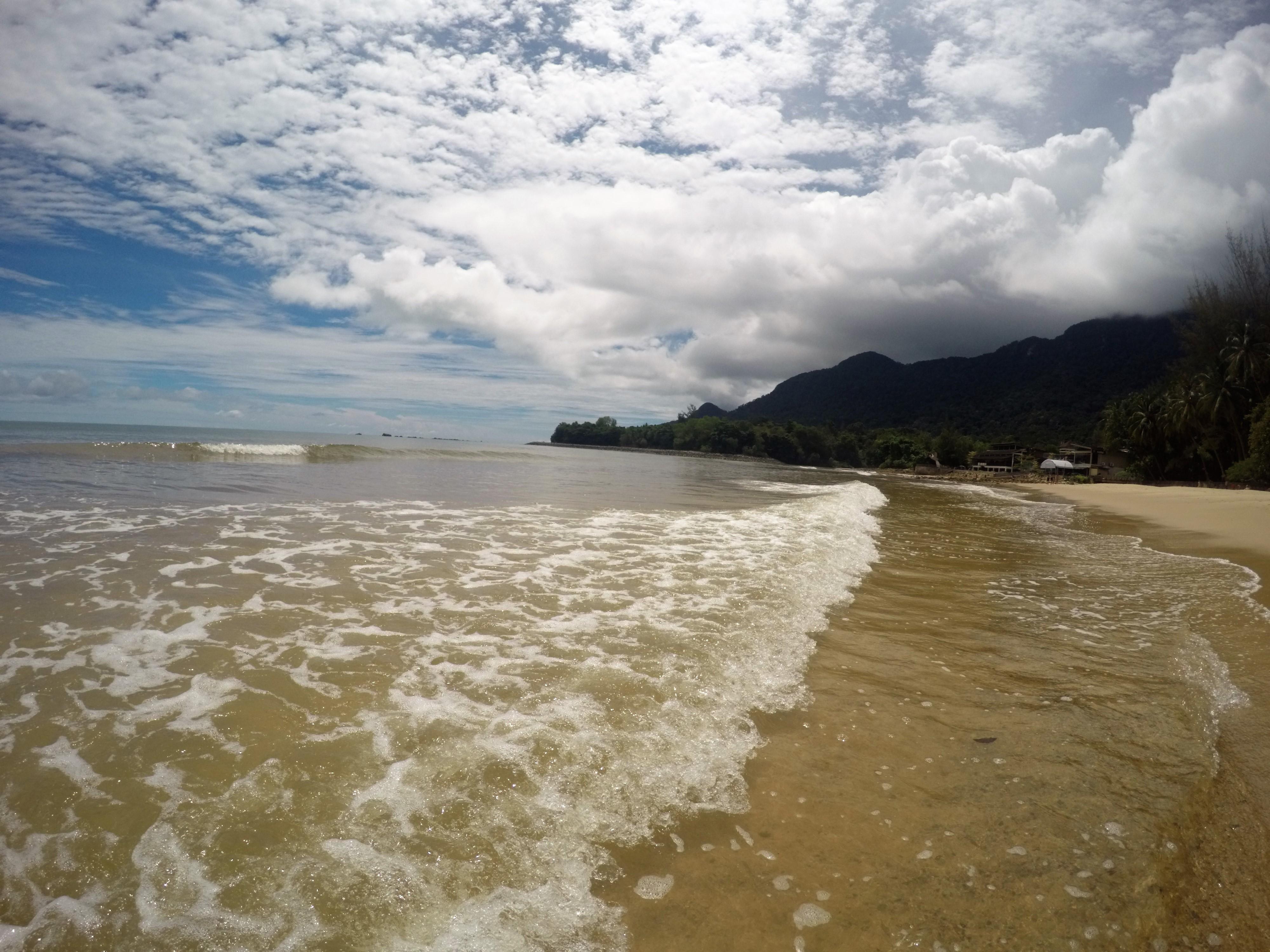 The stunning Damai Beach in Kuching, Sarawak [OC][4000x3000] EarthPorn