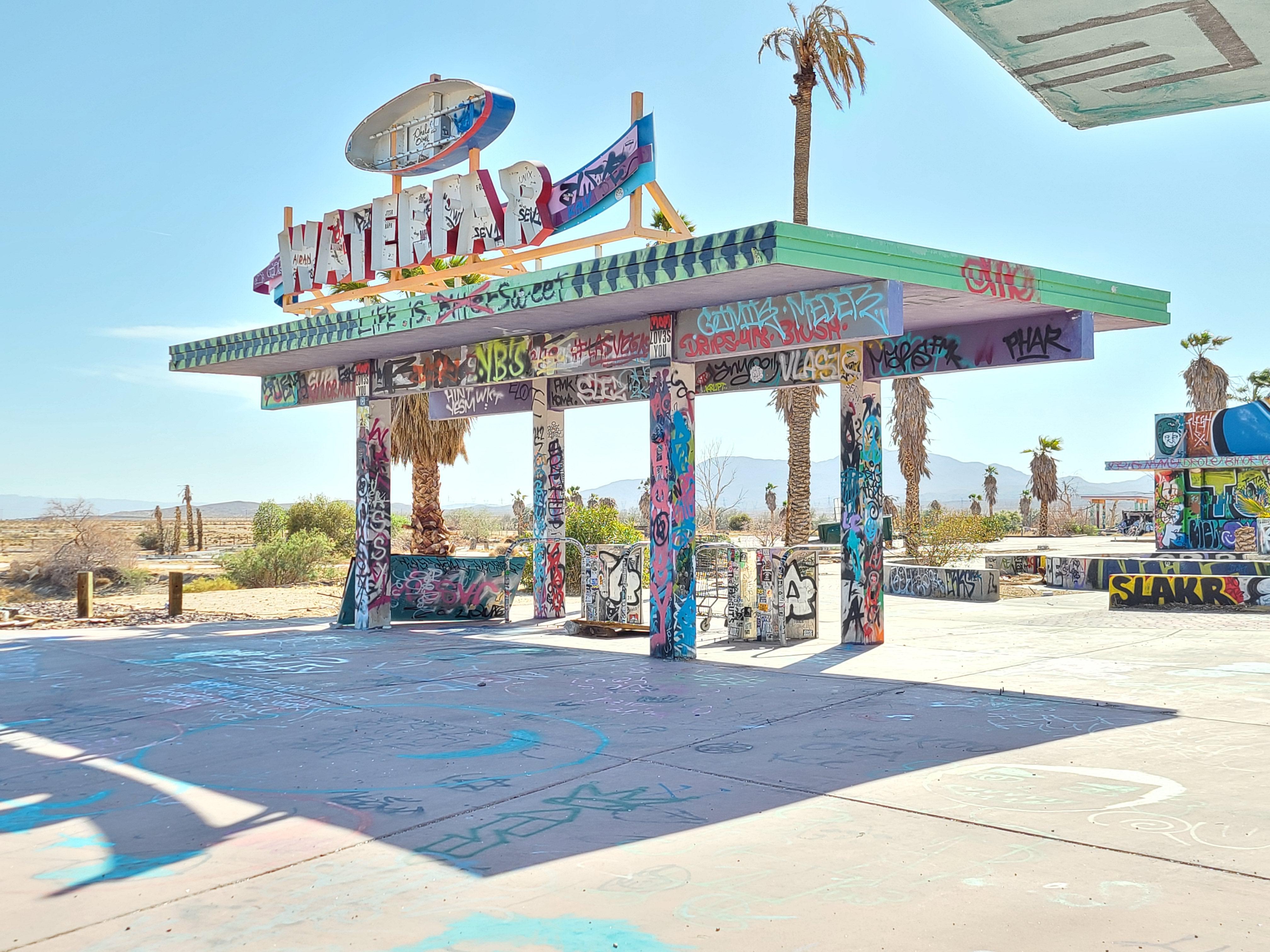 Lake Dolores water park, Yermo, CA [4032x3024] Taken by me 621 r