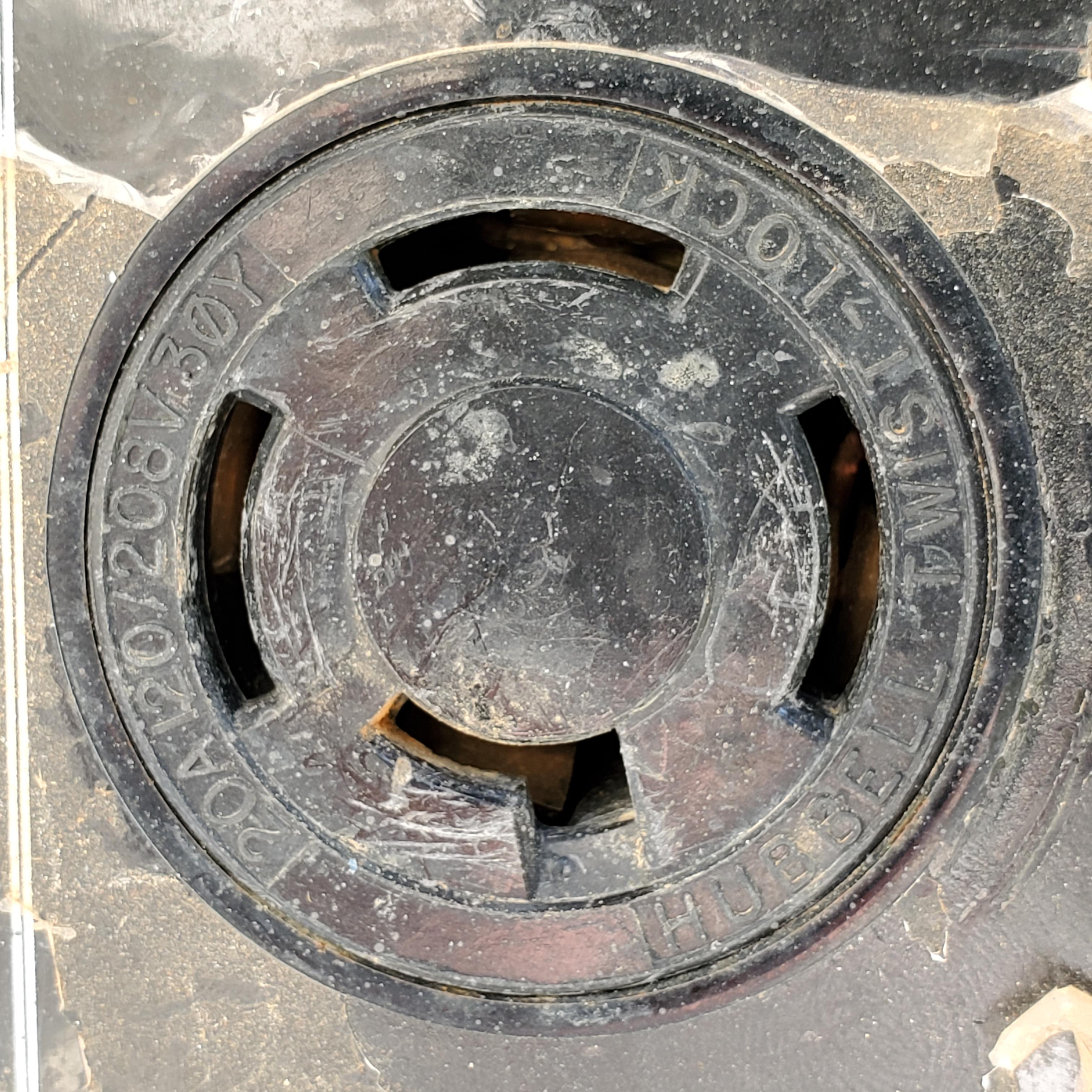 Can someone please tell me what type of plug I need to fit this? I've