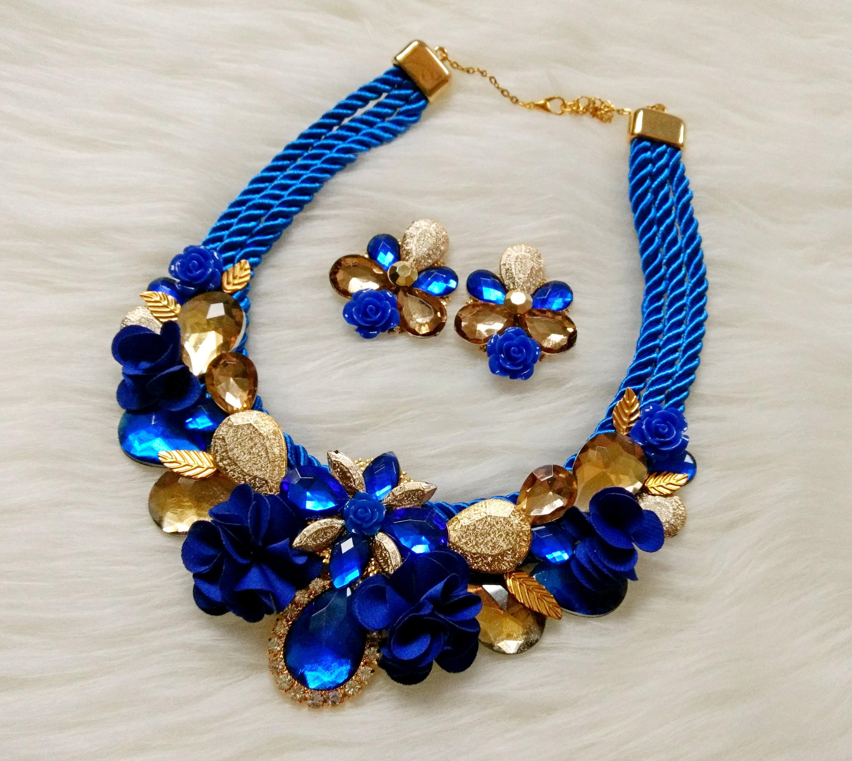 Royal blue jewelry set r/crafts