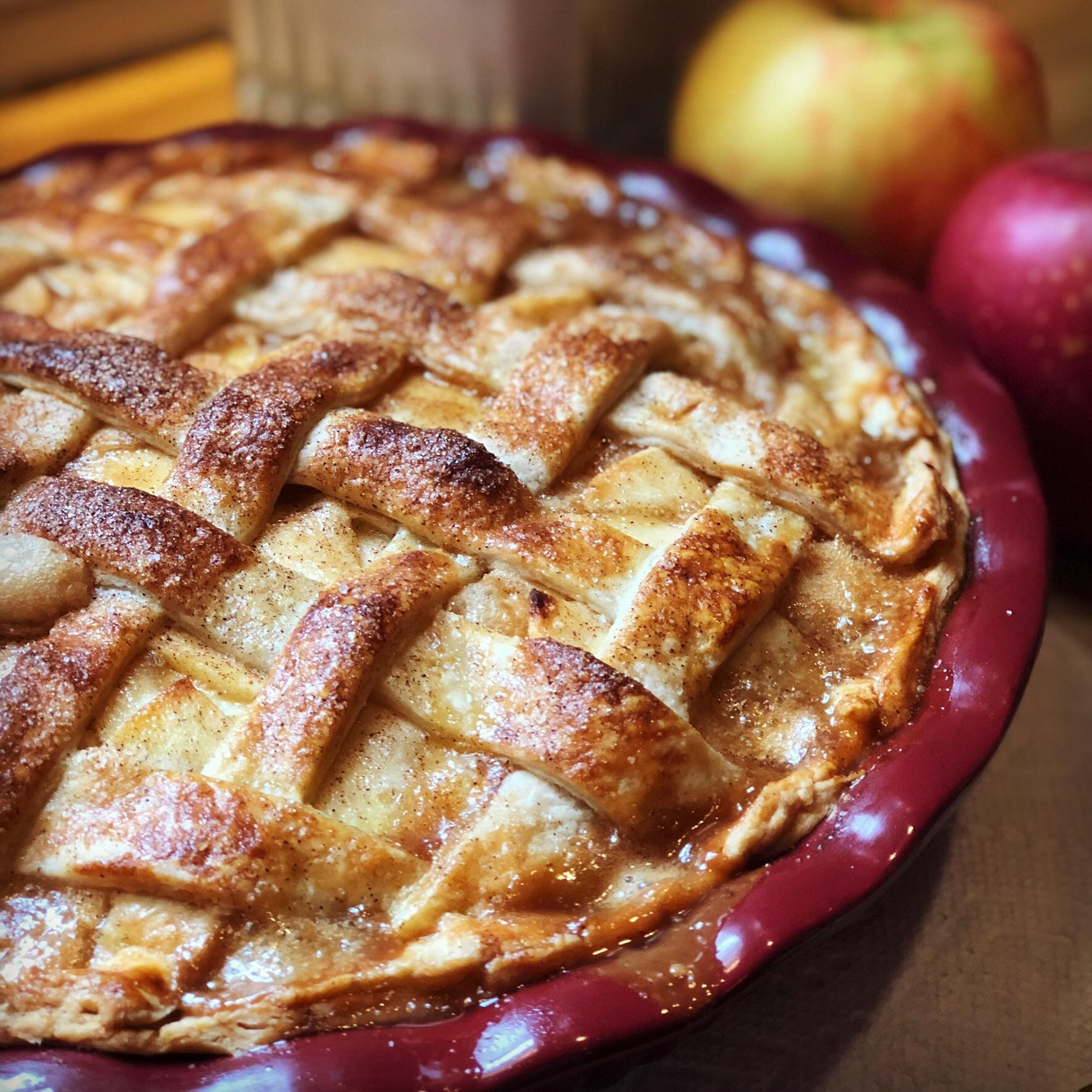 Salted Caramel Apple Pie r/Baking