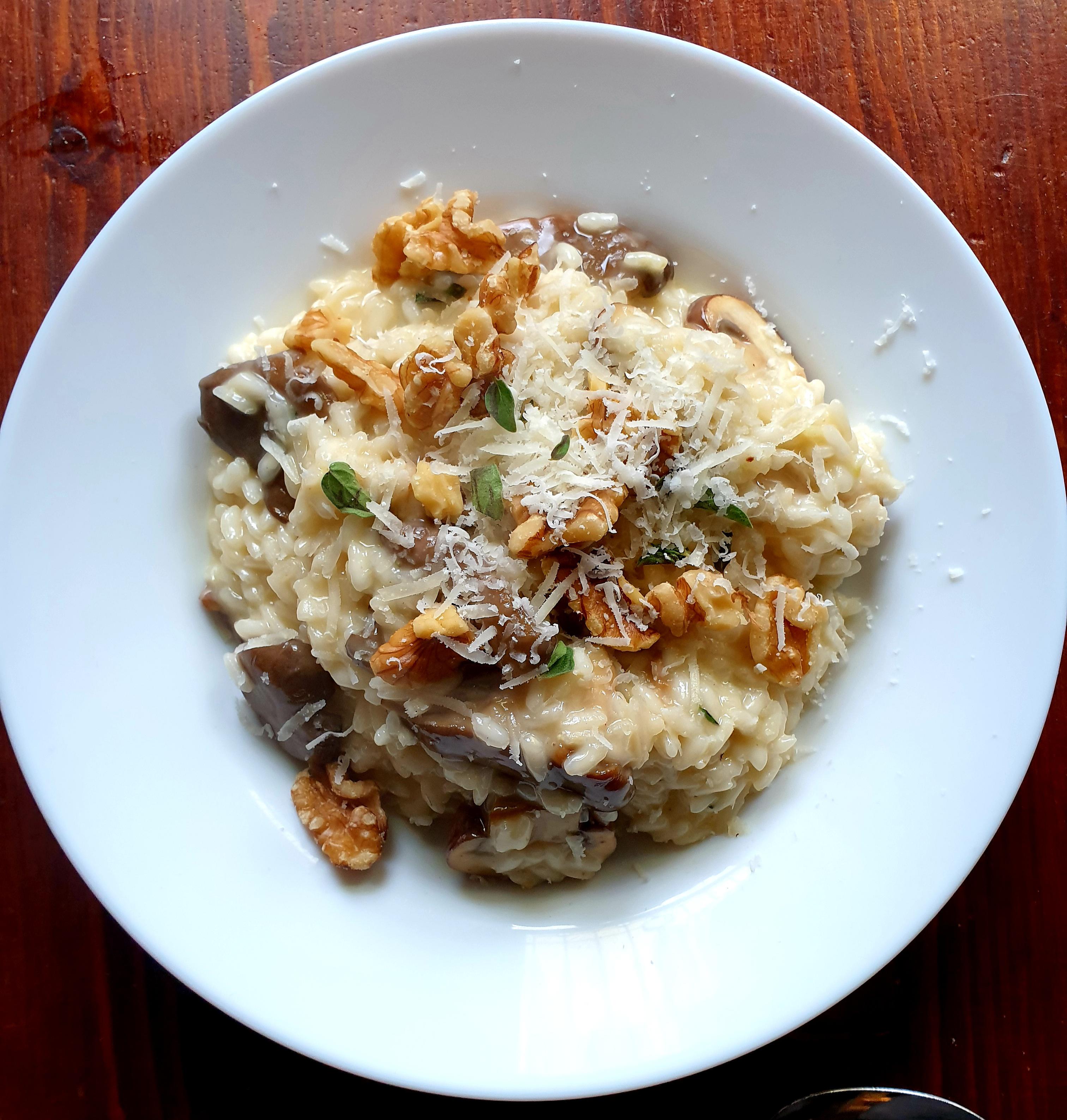 Mushroom risotto with walnuts, parmesan and parsley r/RateMyPlate