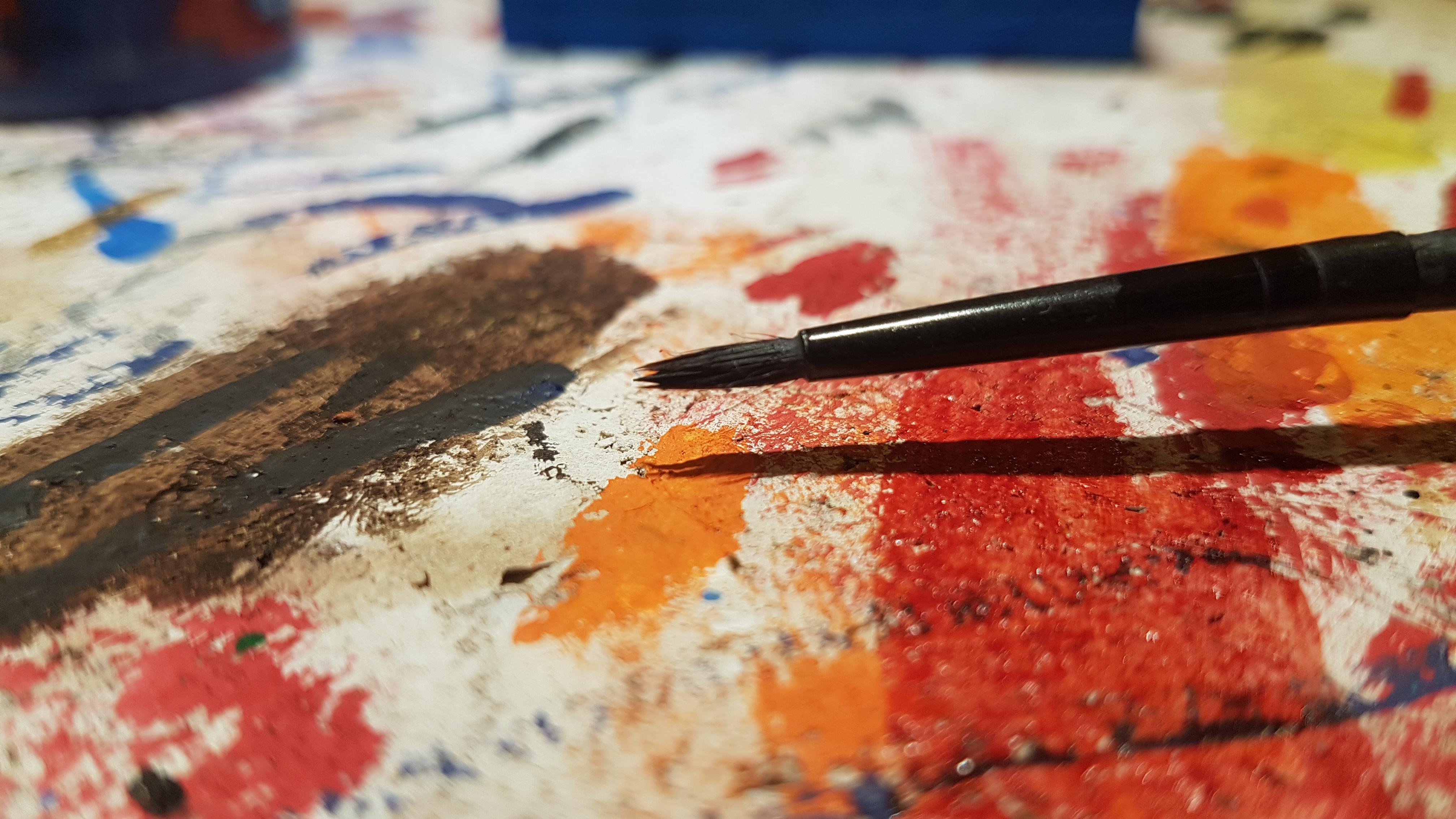 Don't you just hate it when your brush keeps fraying out(?) r