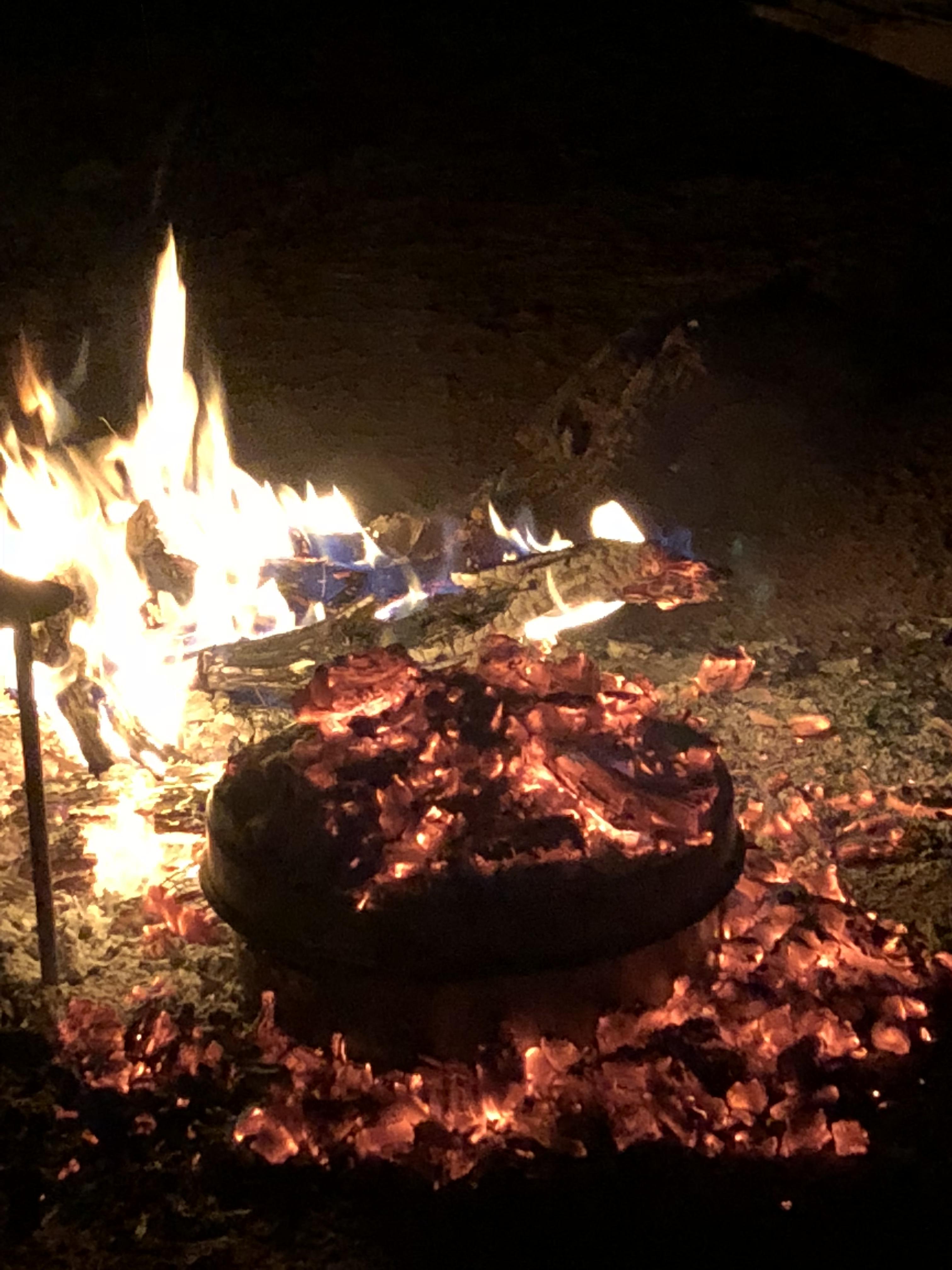 Setting up an Australian Bedourie Camp Oven r/camping