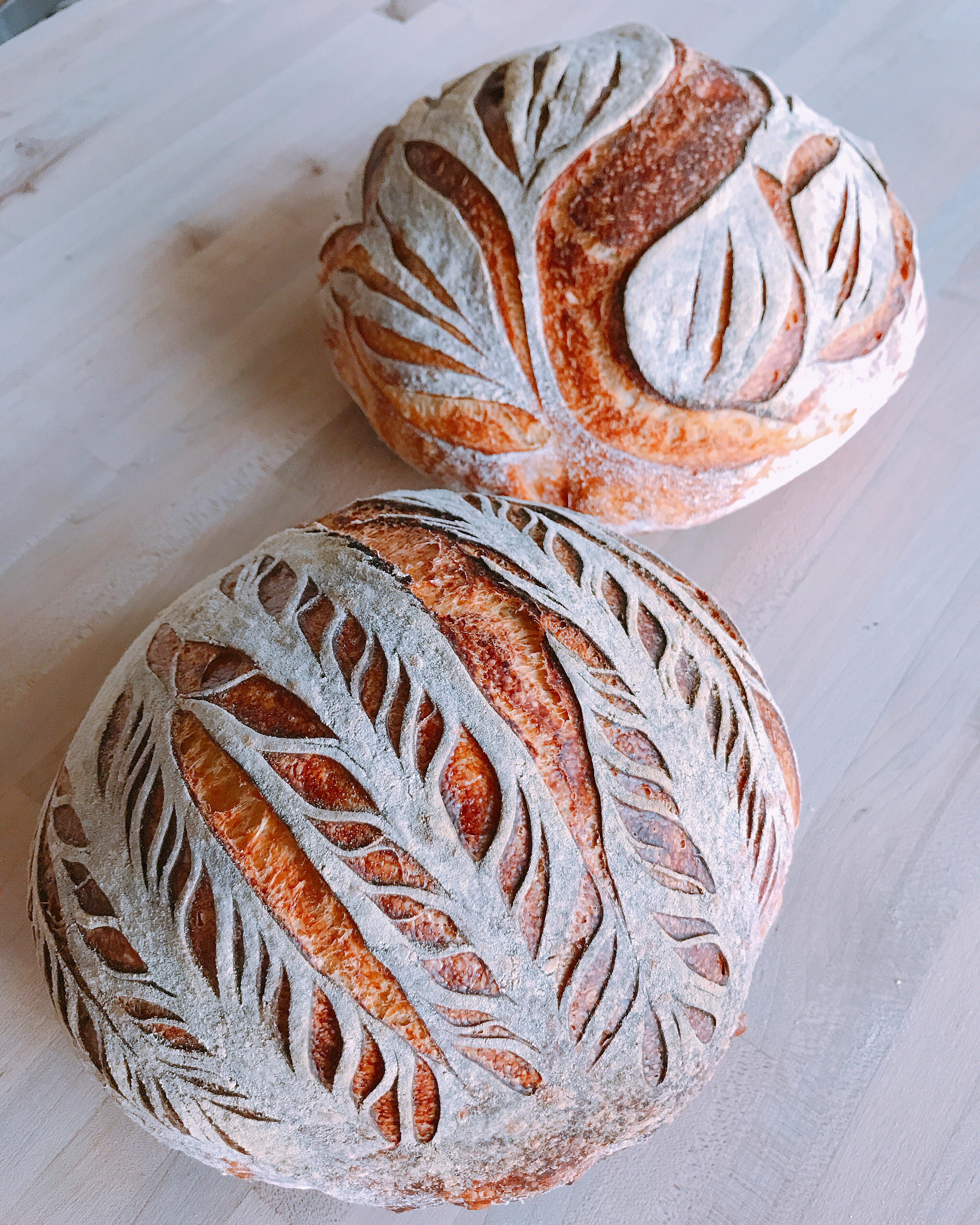 70 hydration sourdough in a dutch oven. Finally dialed in! r/Breadit