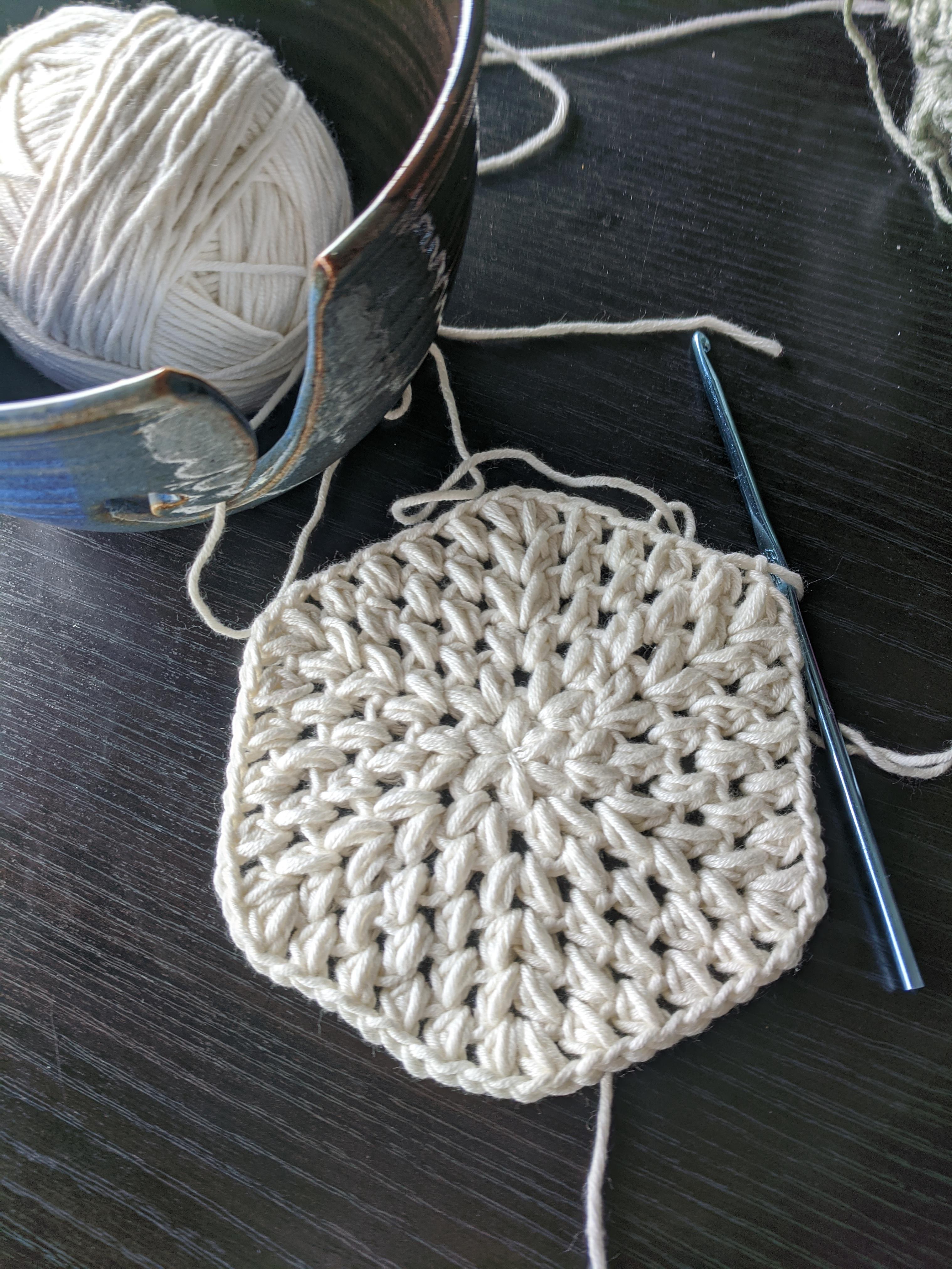 Making a couple of simple puffstitch hexagons to use as trivets crochet