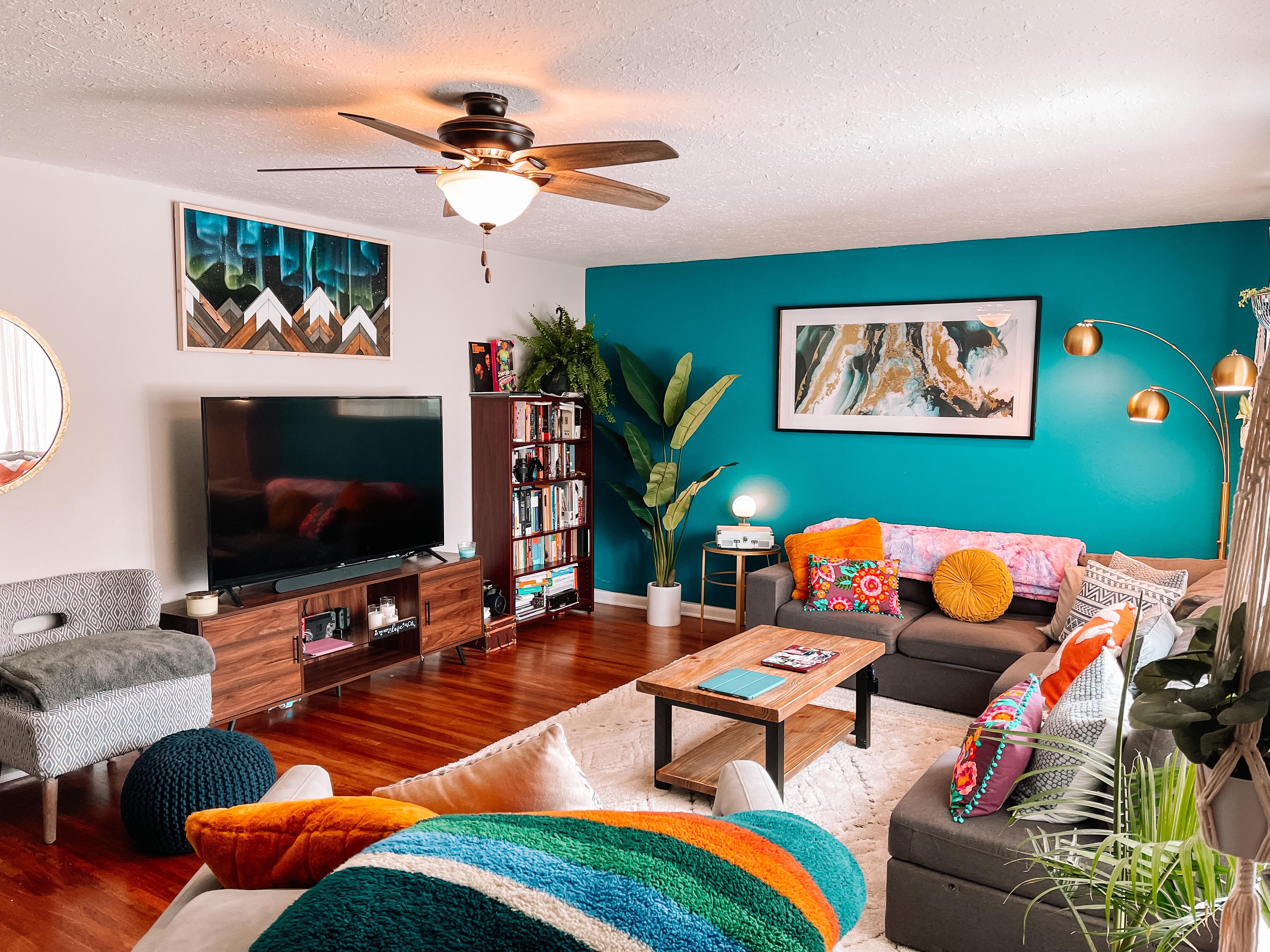 Photo Wall Art Ideas For Spacious Living Room