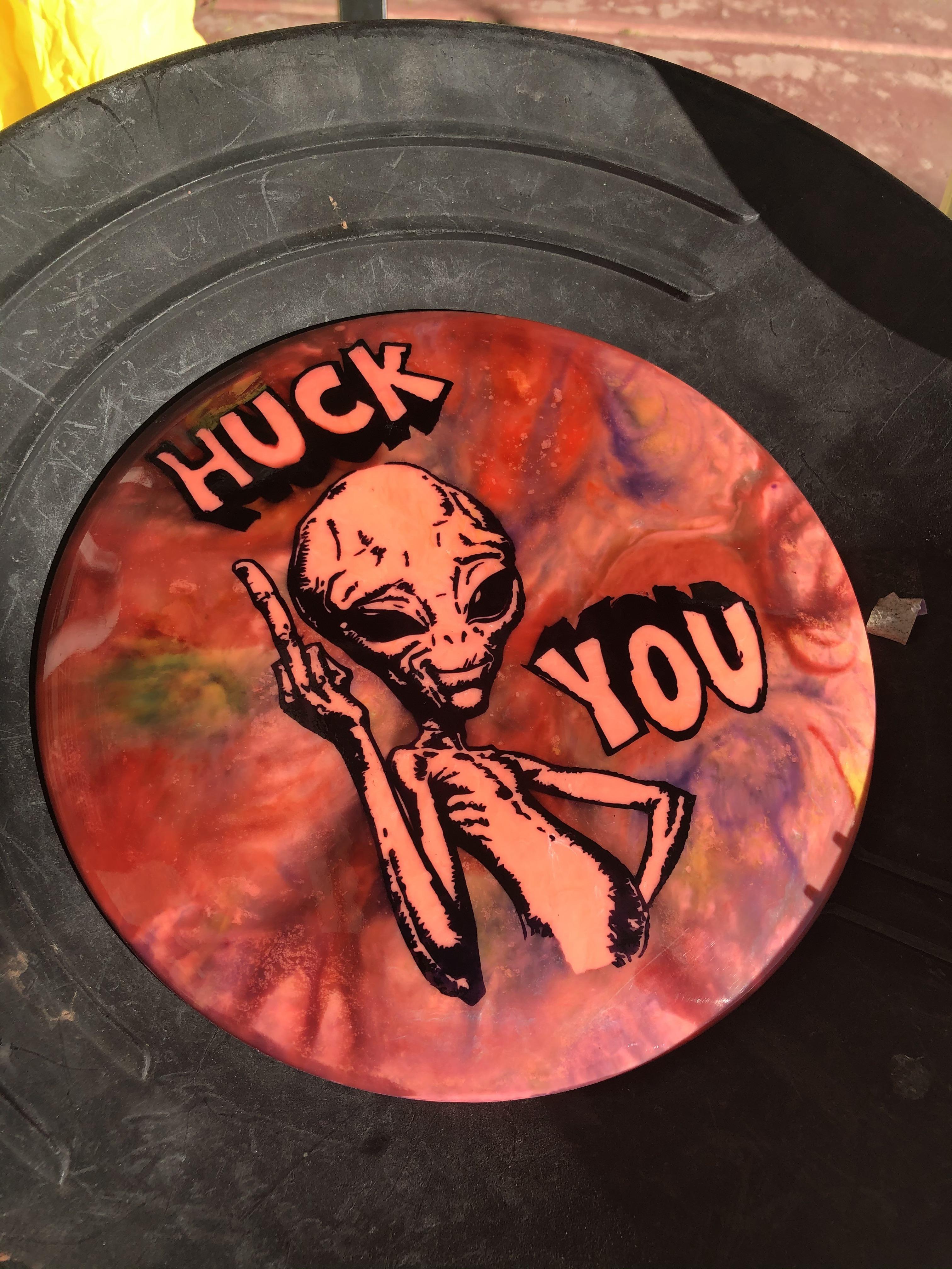 3rd disc stencil dye for me... I think it looks nice after the glue