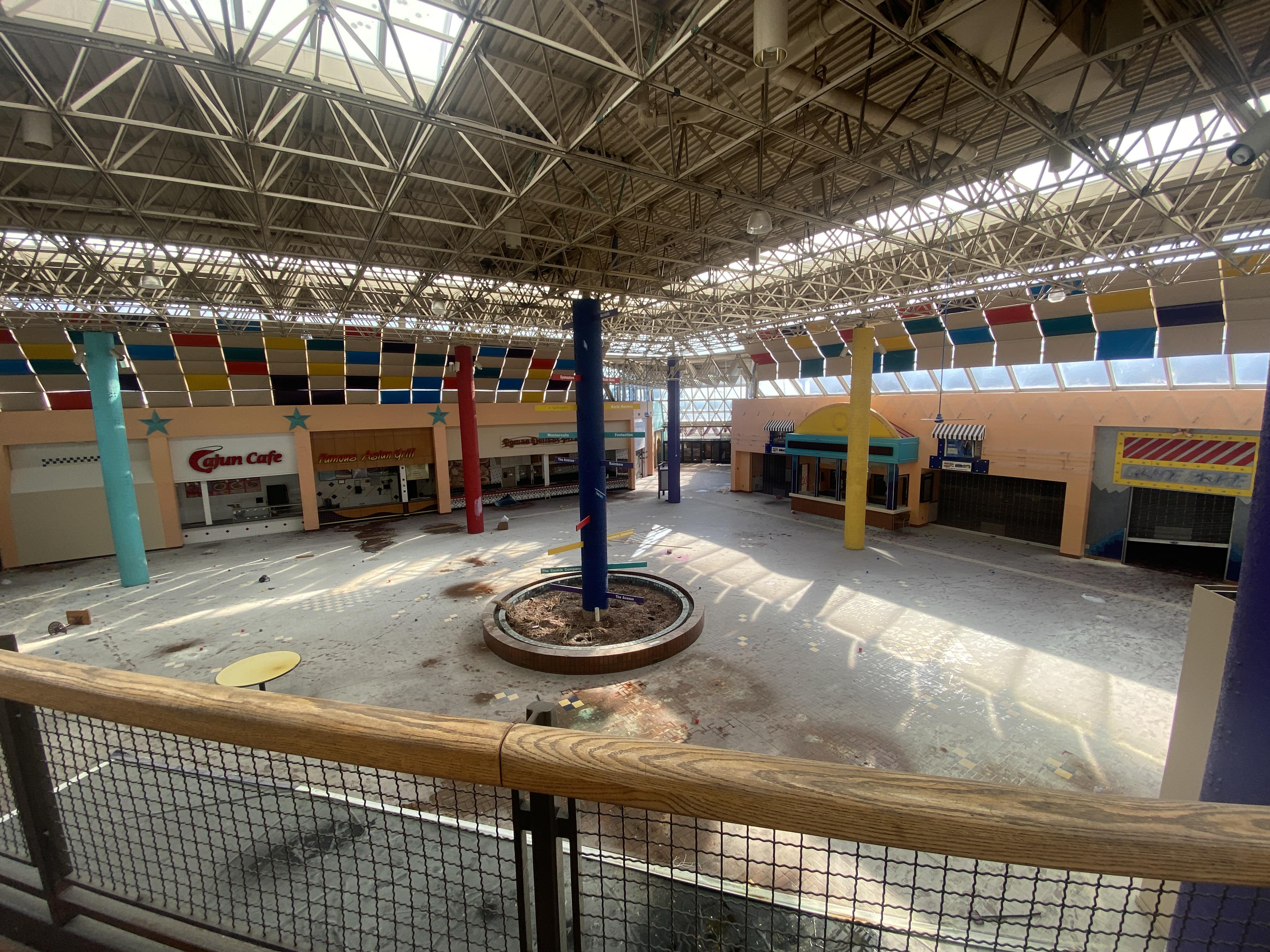 San Jacinto Mall Baytown tx Jul 2022 r/urbanexploration