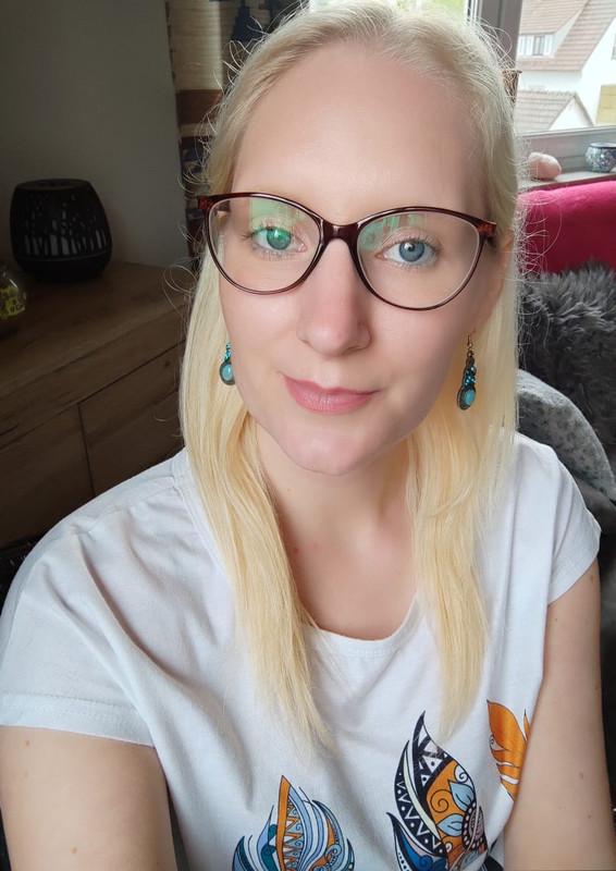 Who is she? : pornID