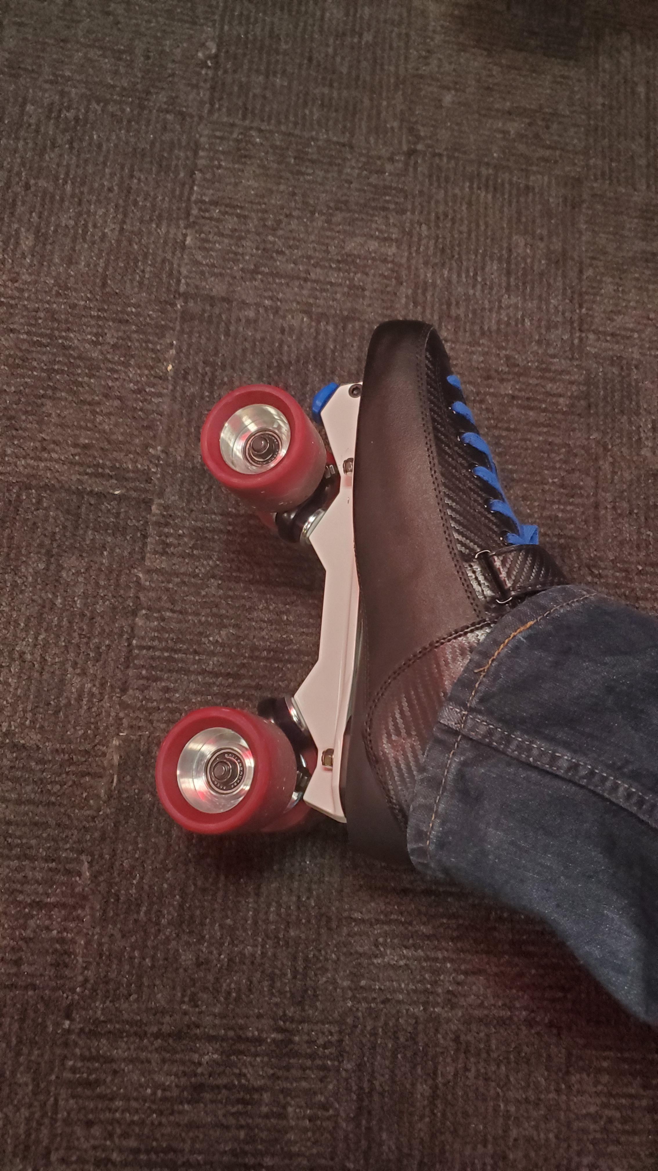 Finally got my new rollers! Size 11 Mota Savage boots, size 5 Magnesium