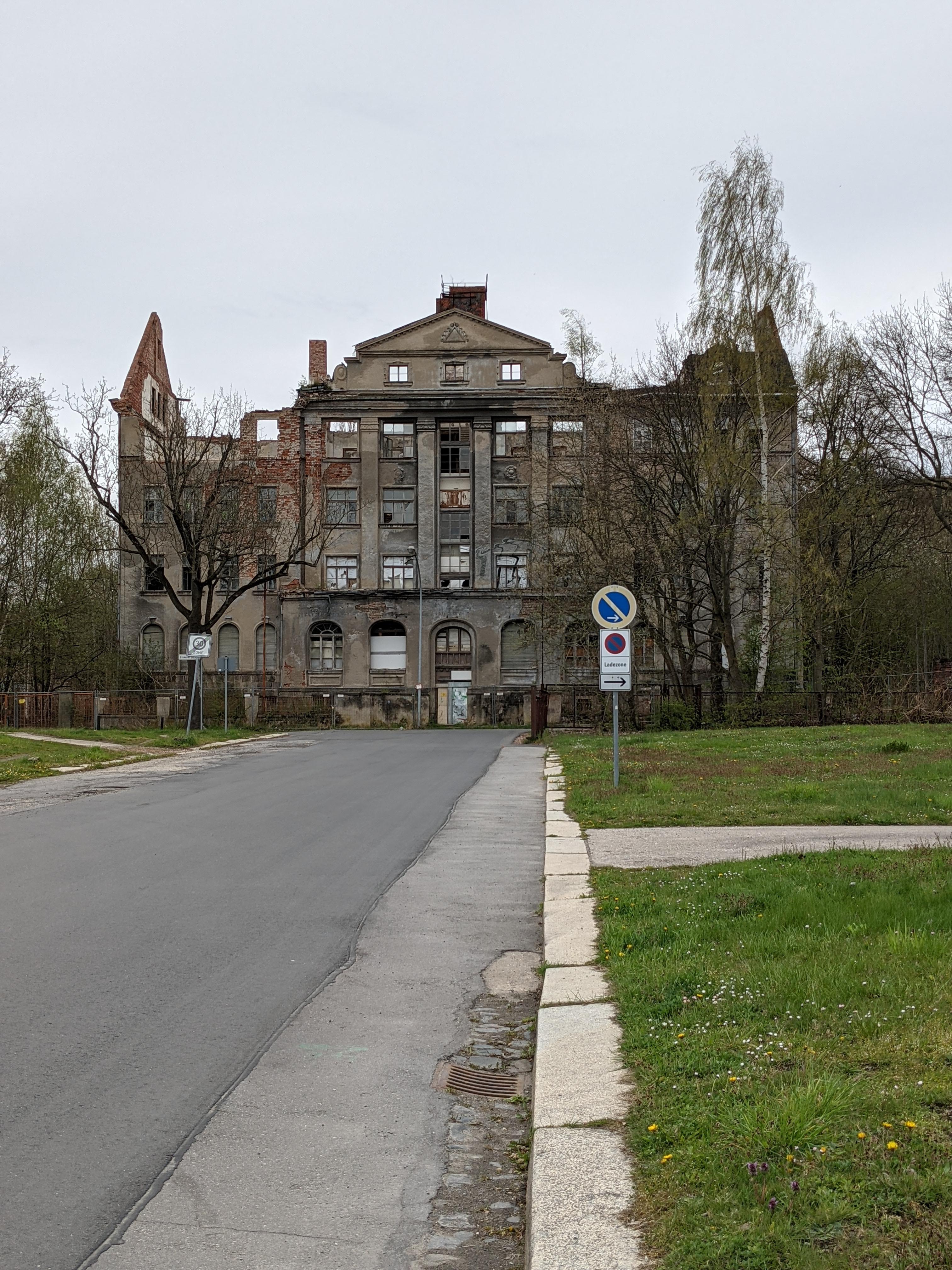 Found this "House" in Chemnitz Germany r/europe