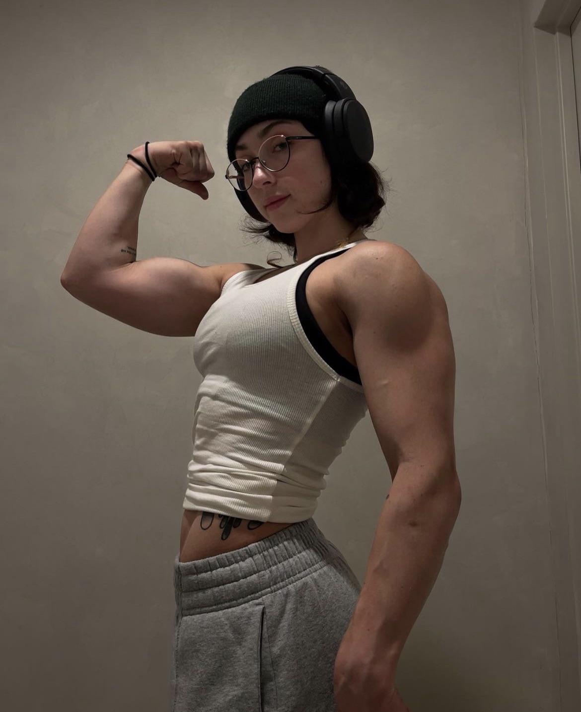💪 : leanbeefpatty