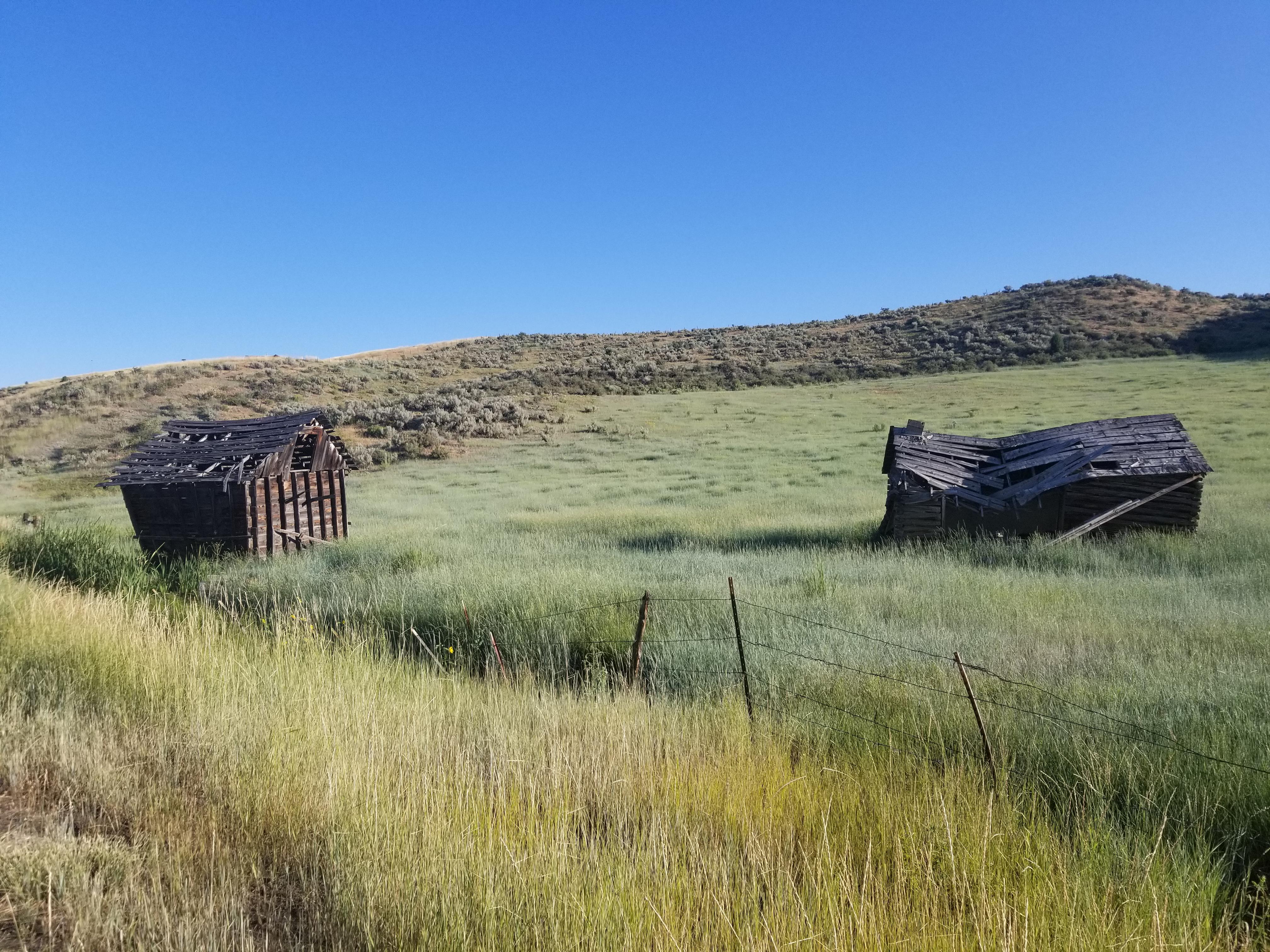 Idaho Hwy 36 between Malad and Preston [4032x3024] [OC] r/AbandonedPorn