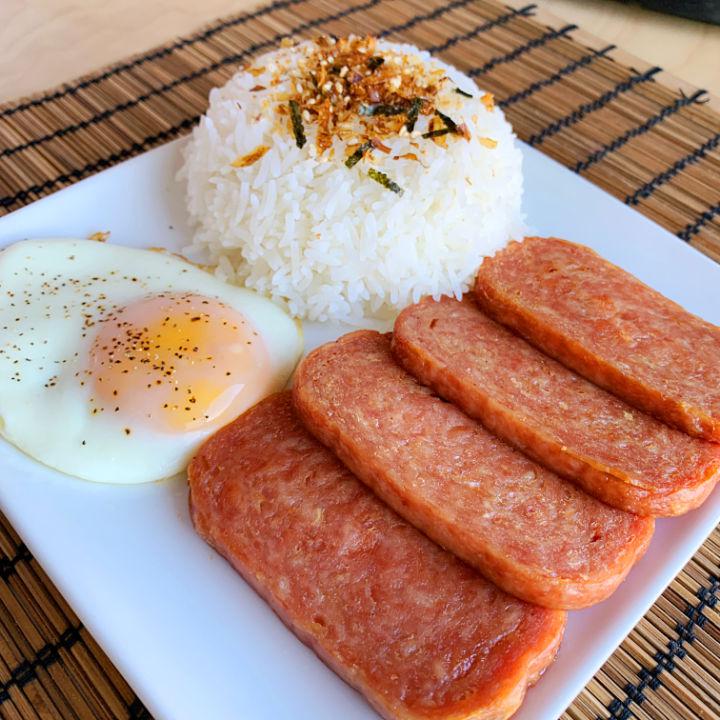 [I ate] Spam, Rice topped with Nori, Sunny side up egg. food