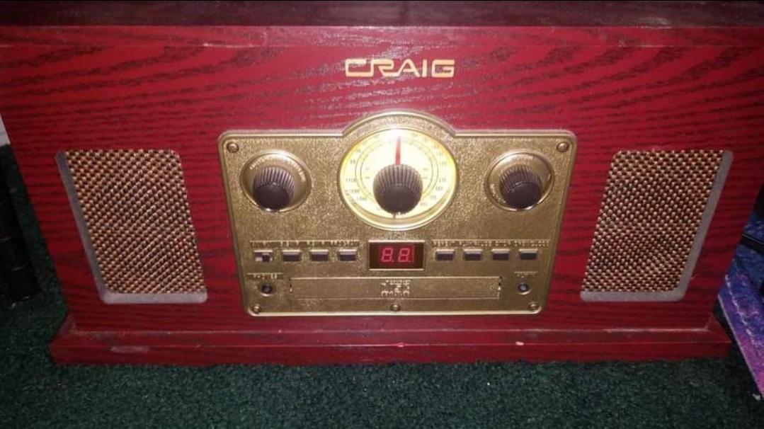 I found a Craig record player!! : r/DankPods