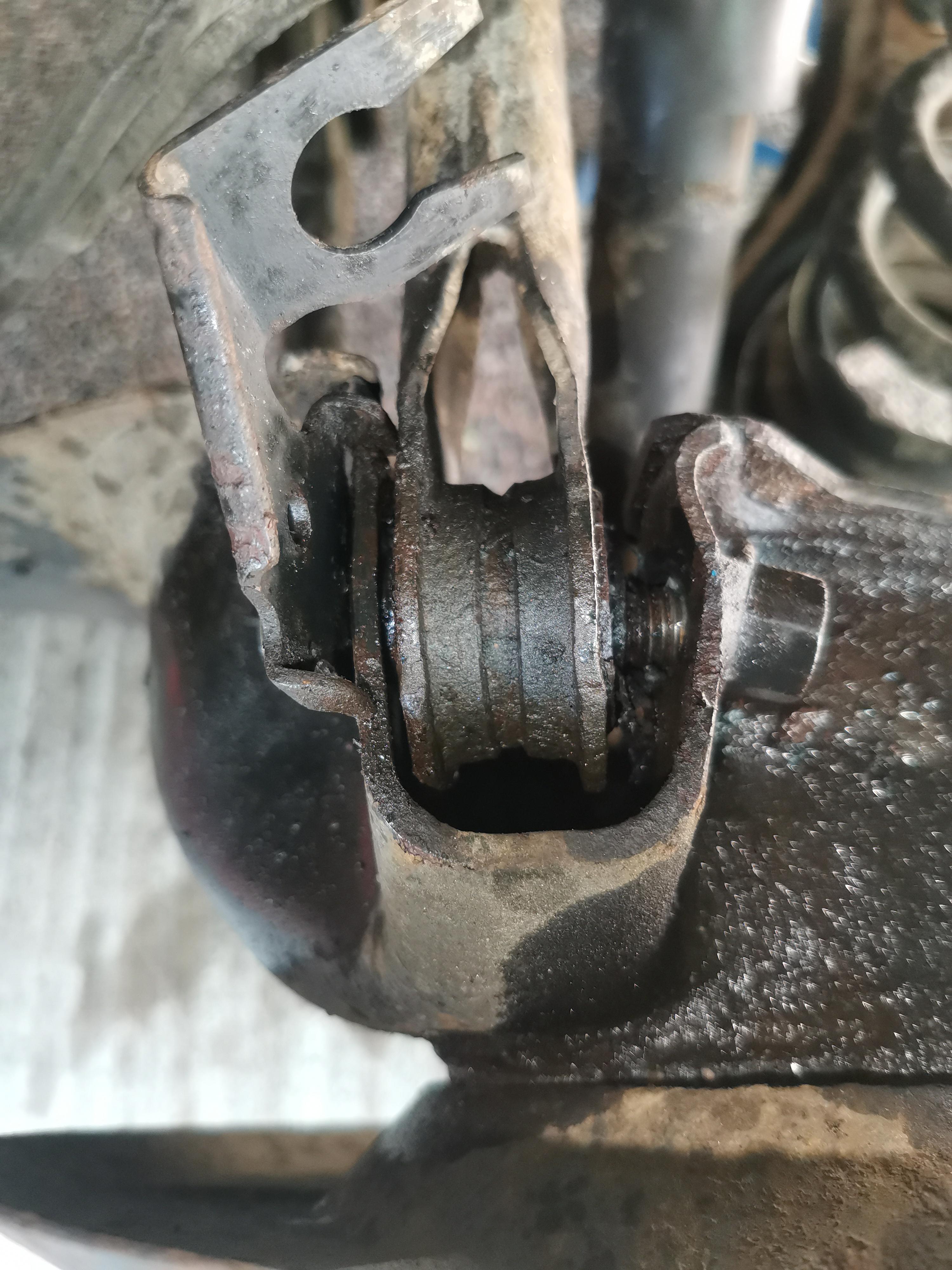 What exactly do I do next? The bolt is stuck and stripped. r/MechanicAdvice