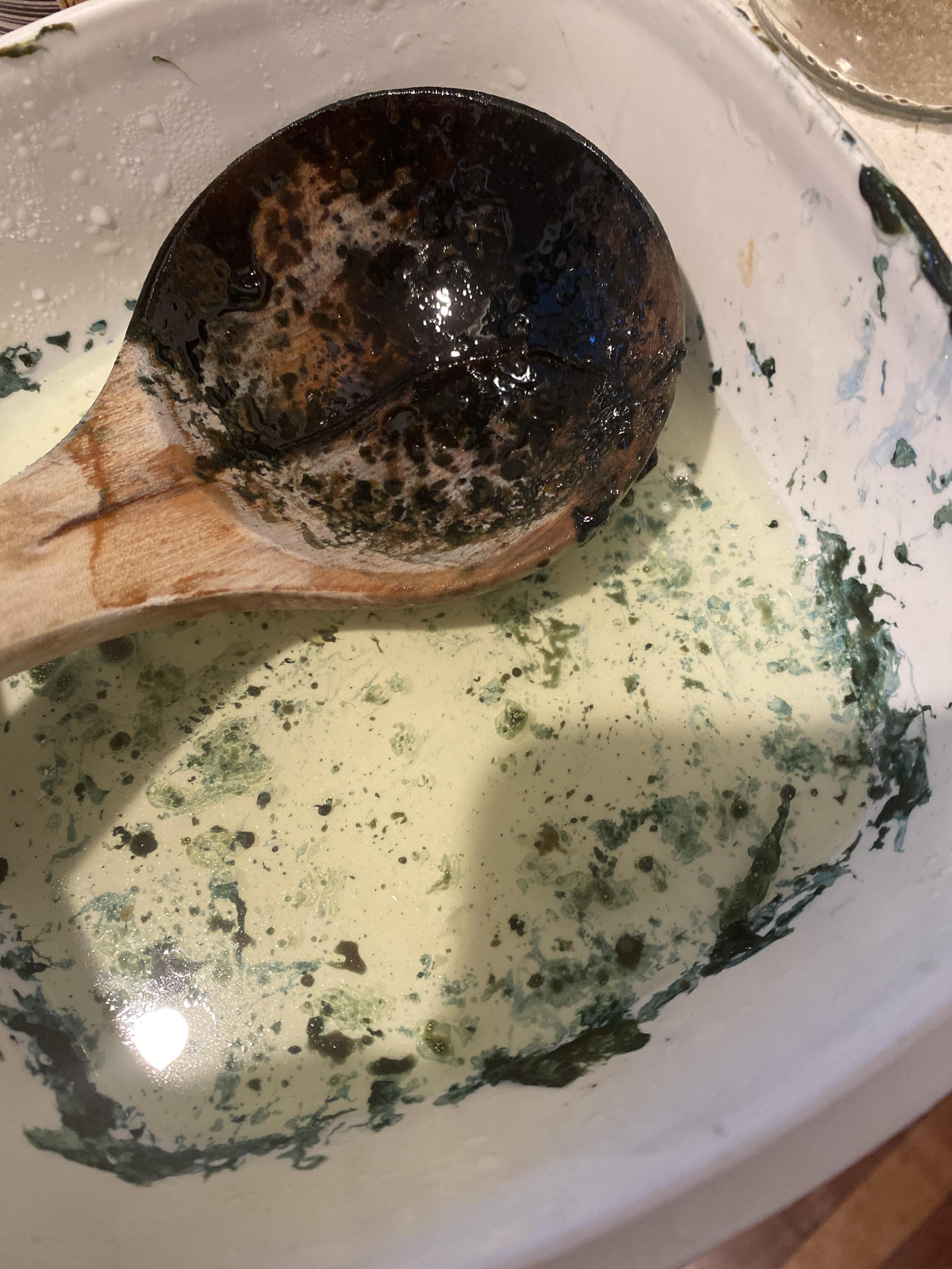 (update) this is what came out of my mate when i put hot water in it