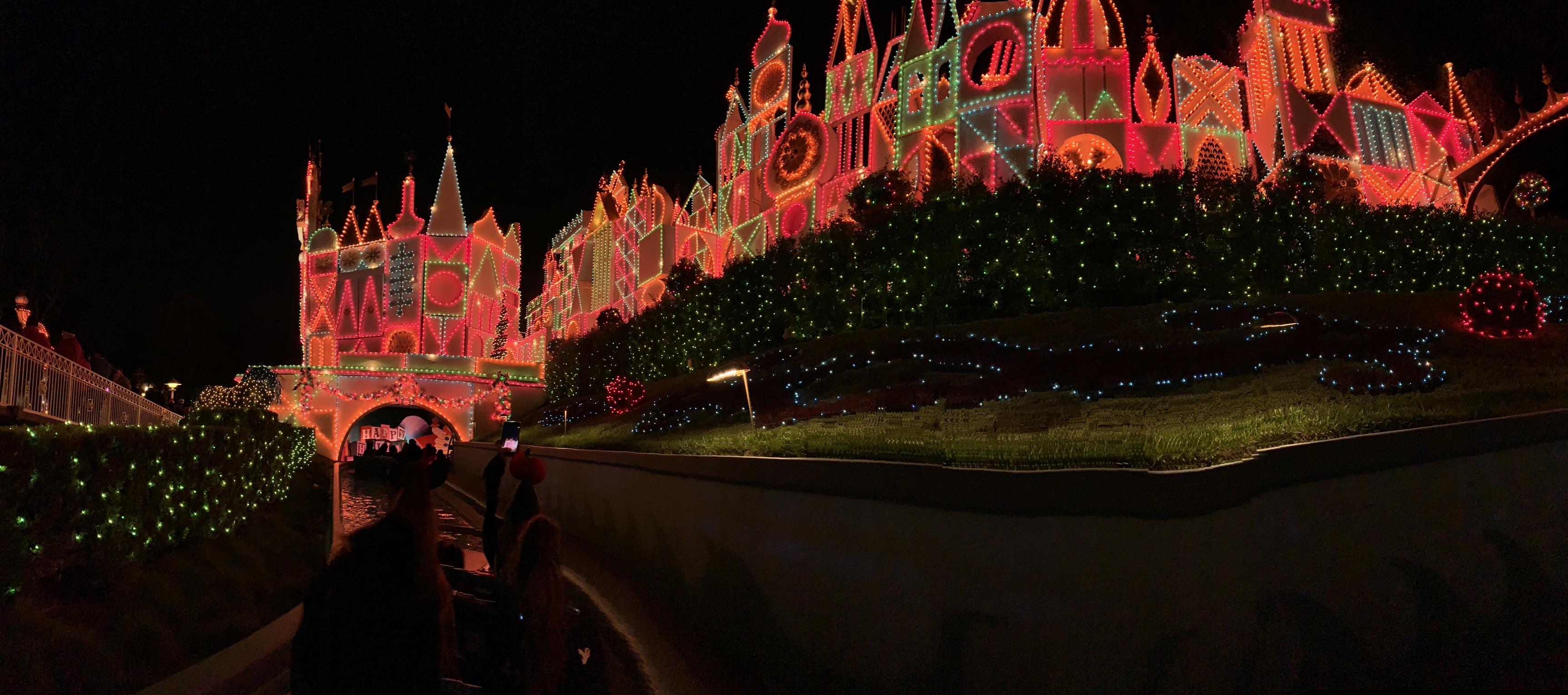 It’s a Small World NightTime Pano r/Disneyland
