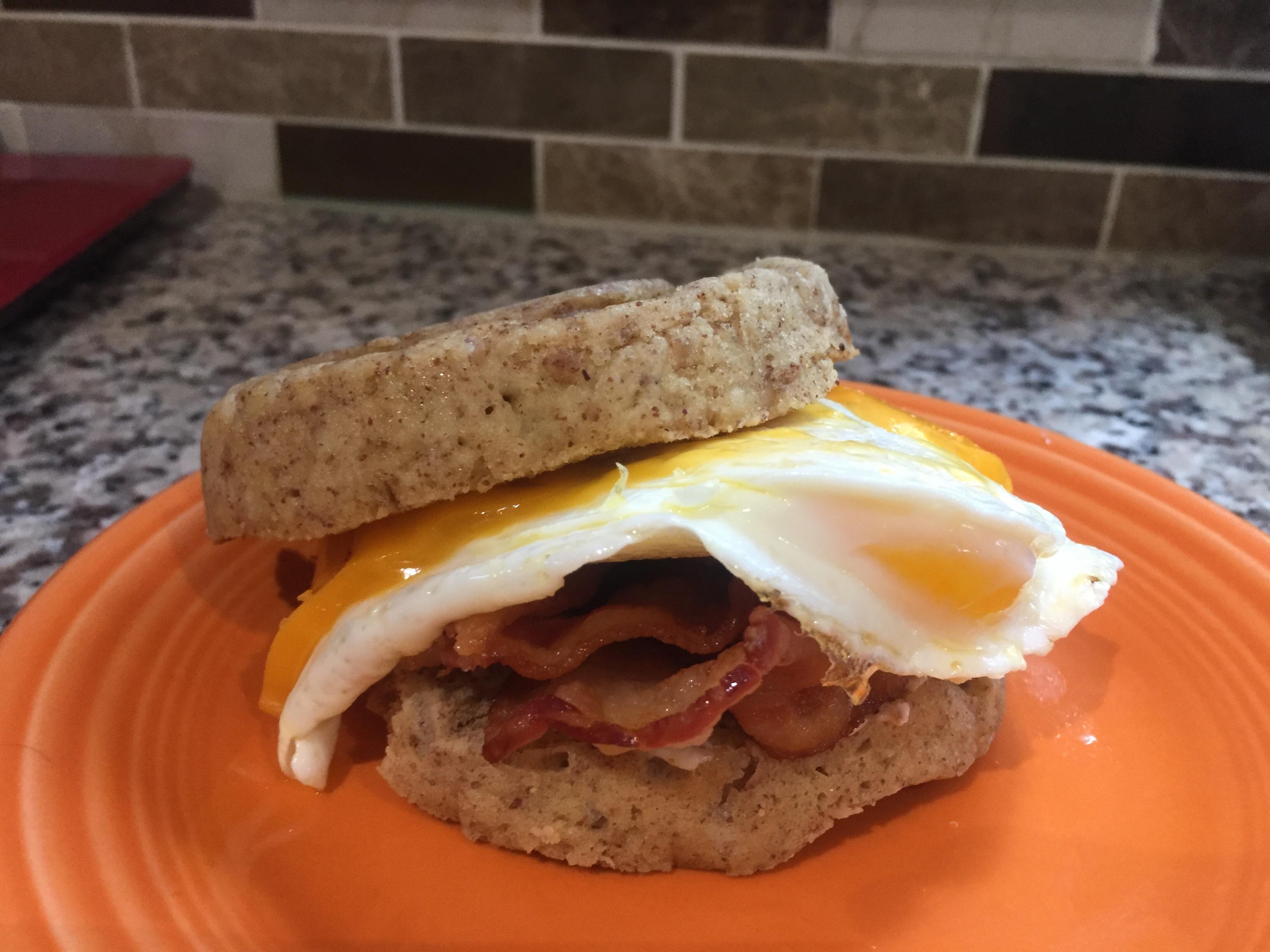 2 Minute Keto English Muffin r/ketorecipes