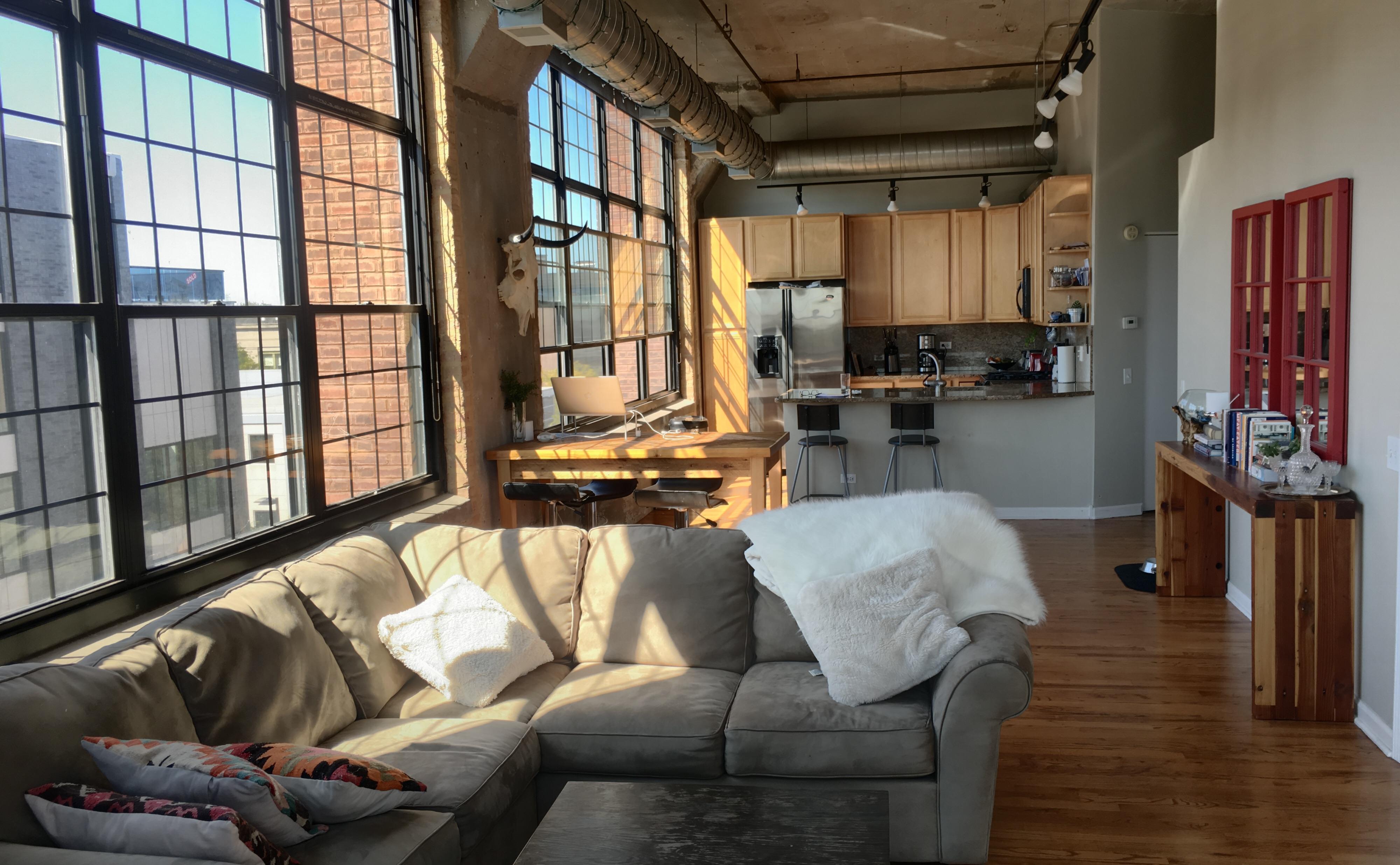 Our sunny Chicago loft (living here with the GF) r/malelivingspace