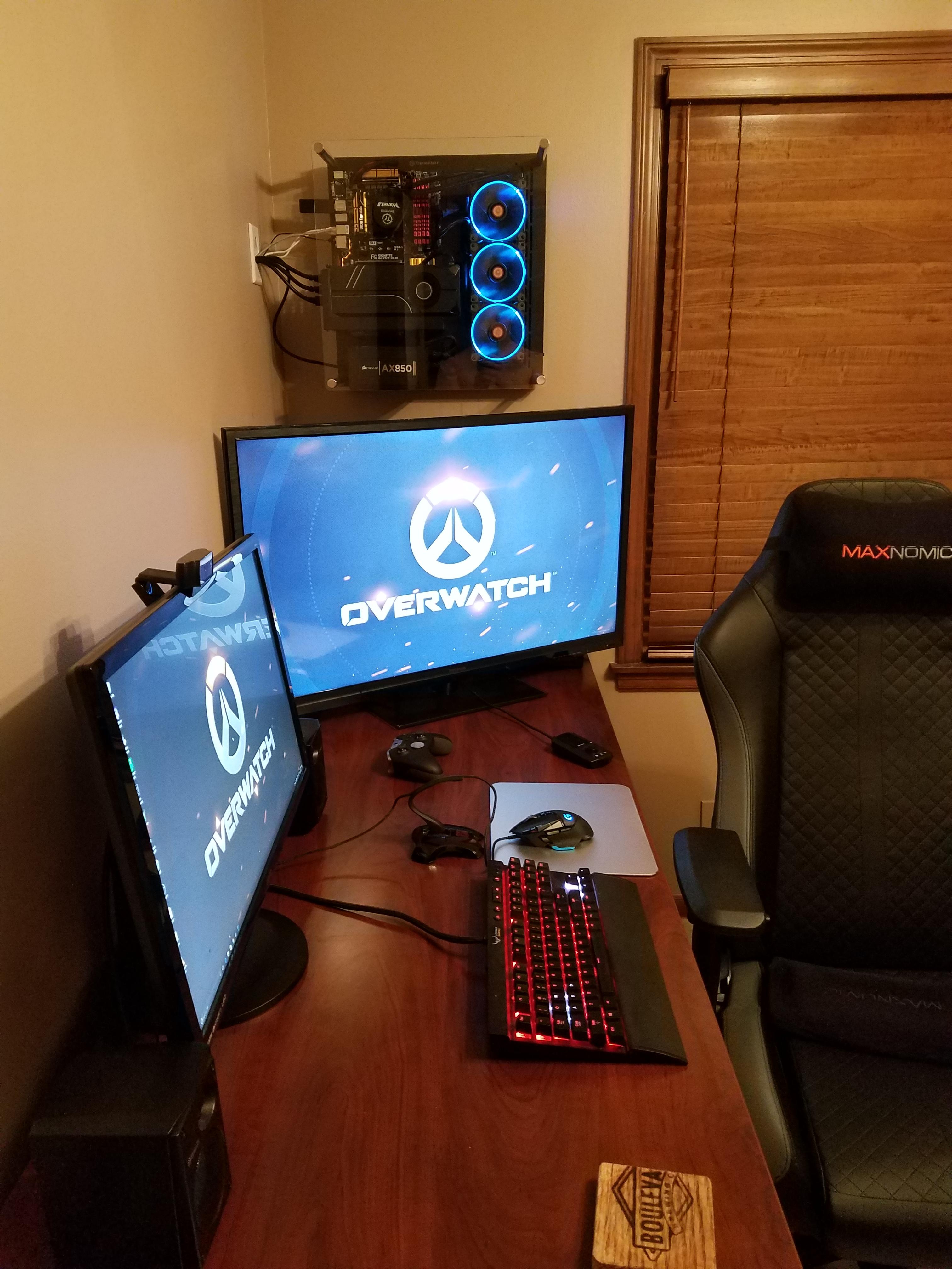 Wall Mounted PC : r/pcmasterrace