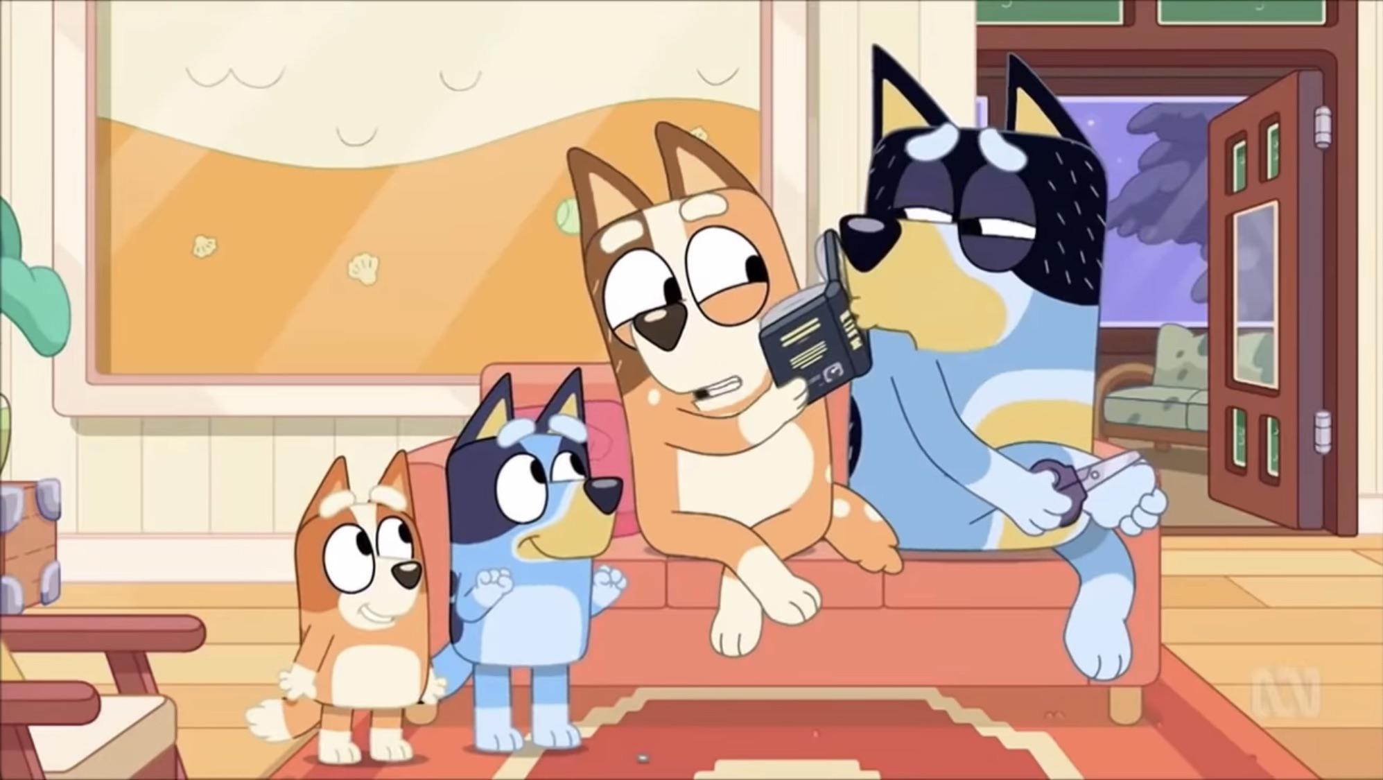 I love how ready Bandit was to kiss Chili here r/bluey
