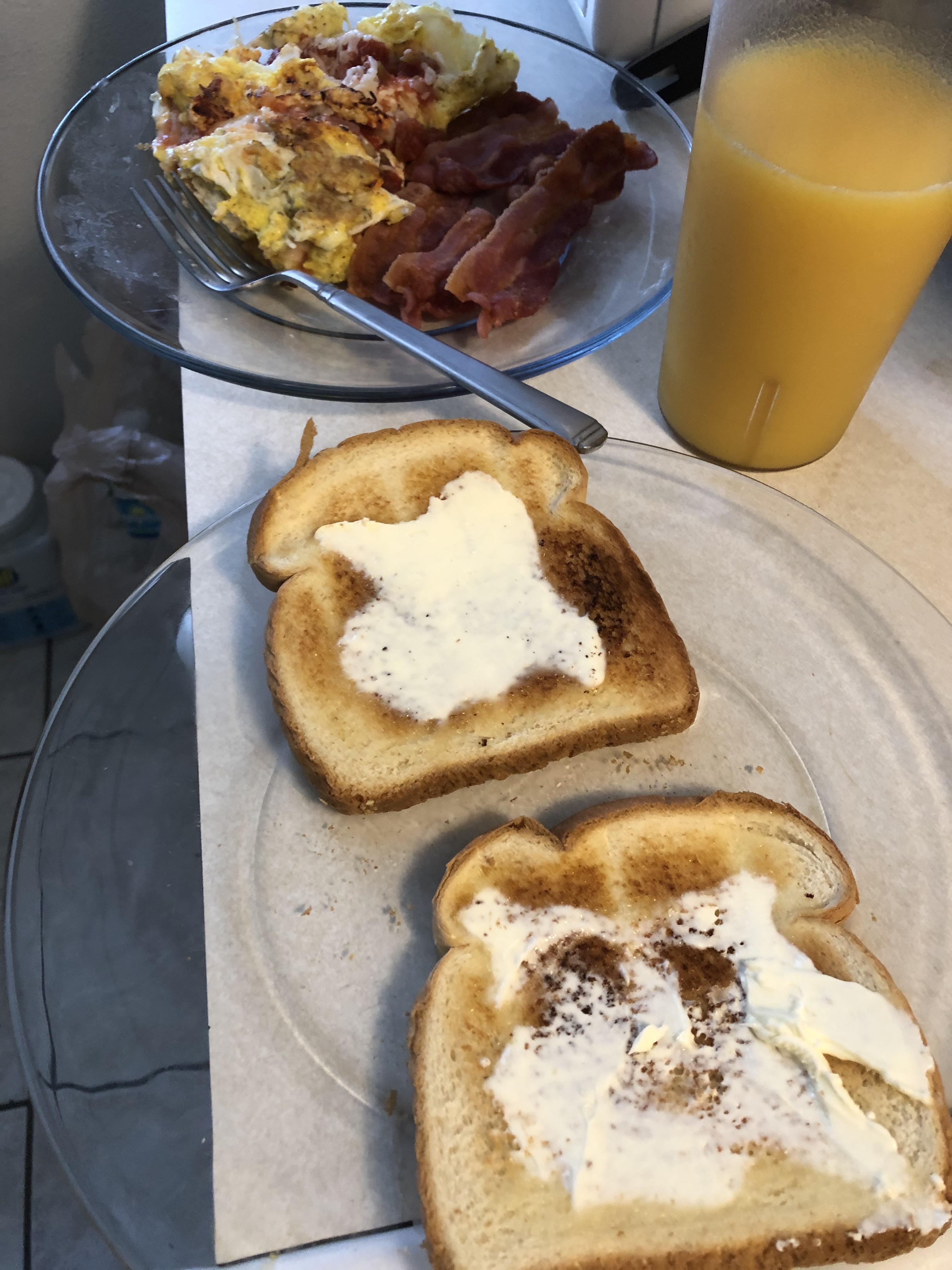 [Homemade] eggs with hot salsa,Havarti cheese,bacon and toast r/Breakfast