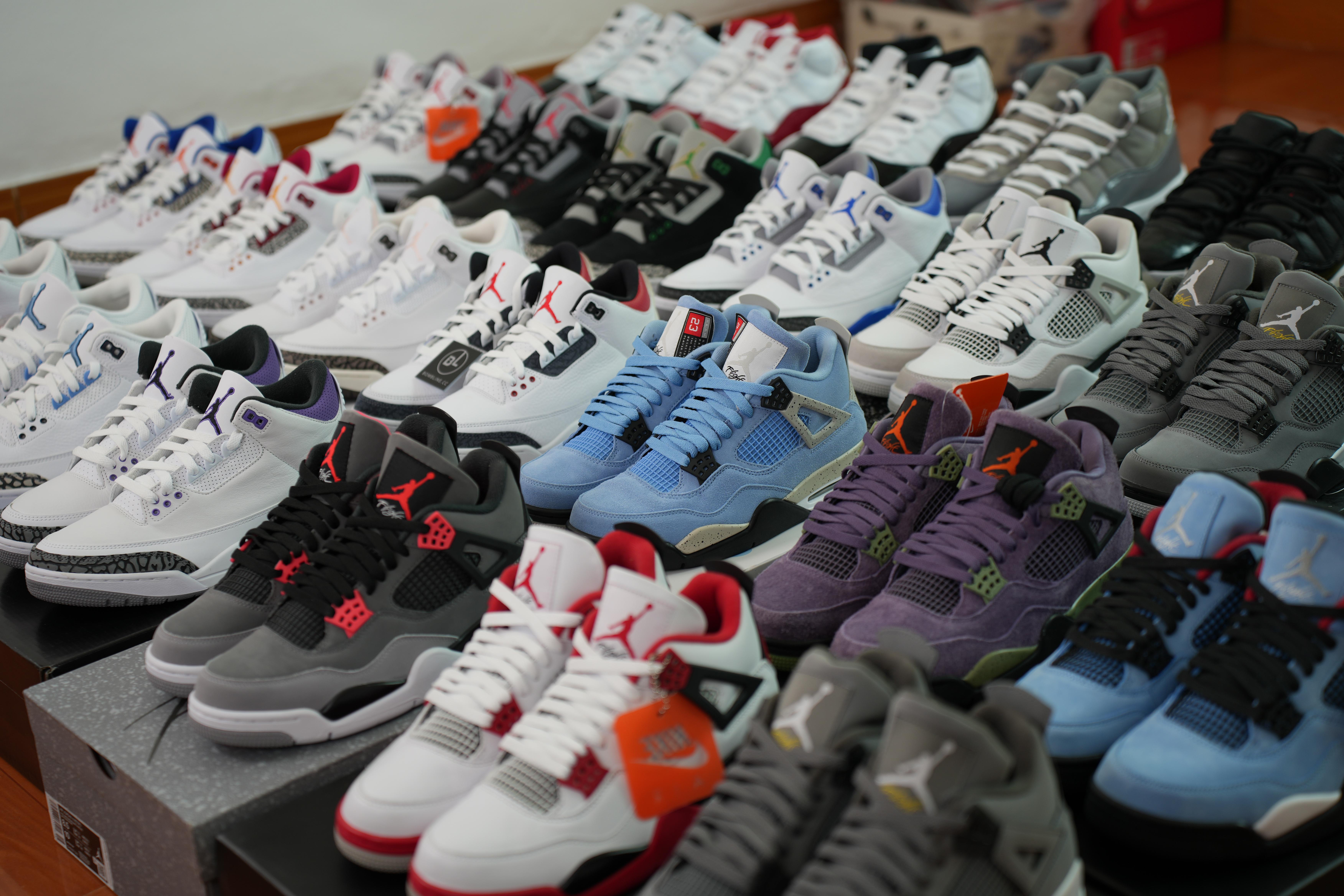 With so many JORDANs, which pair would you choose? r/Sneakers