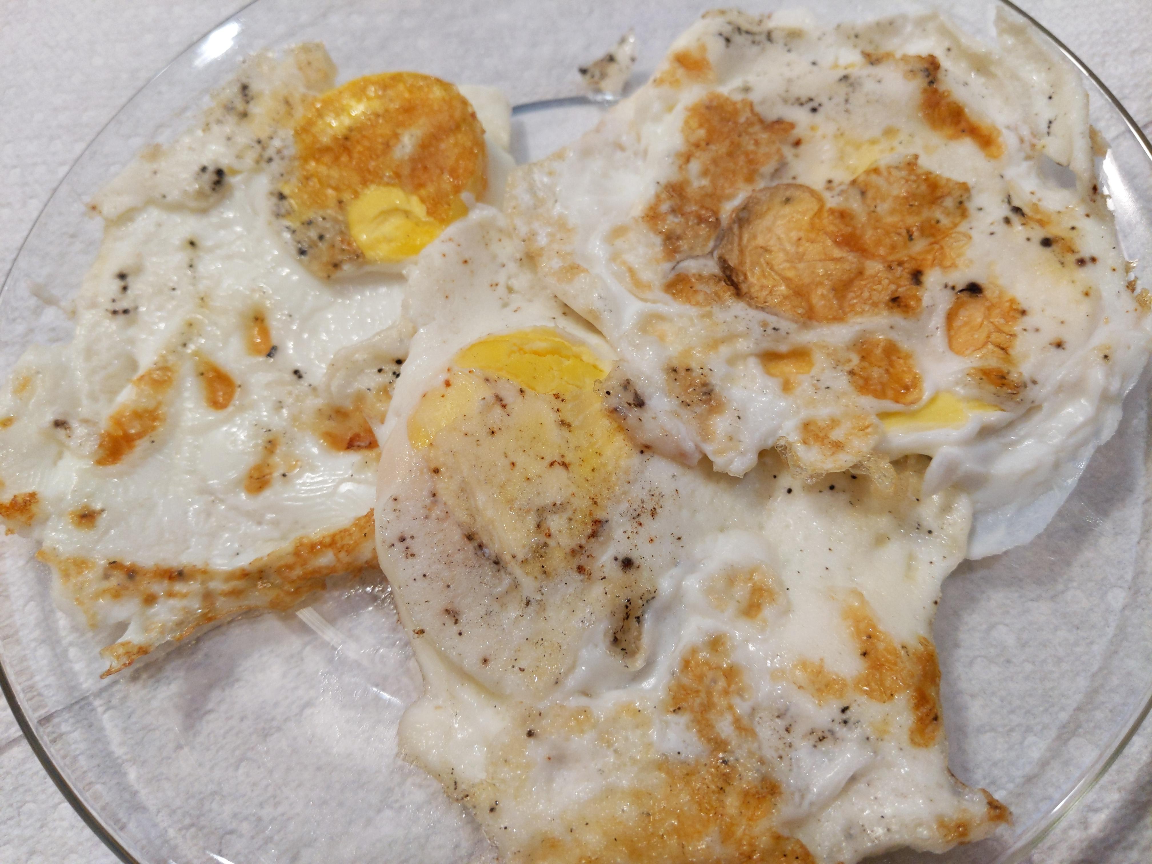 Just cooked eggs and got a bunch of black spots r/castiron