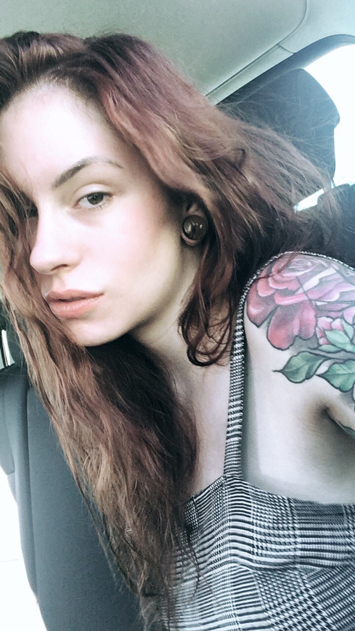 Anna Deville : AnnaDeVille