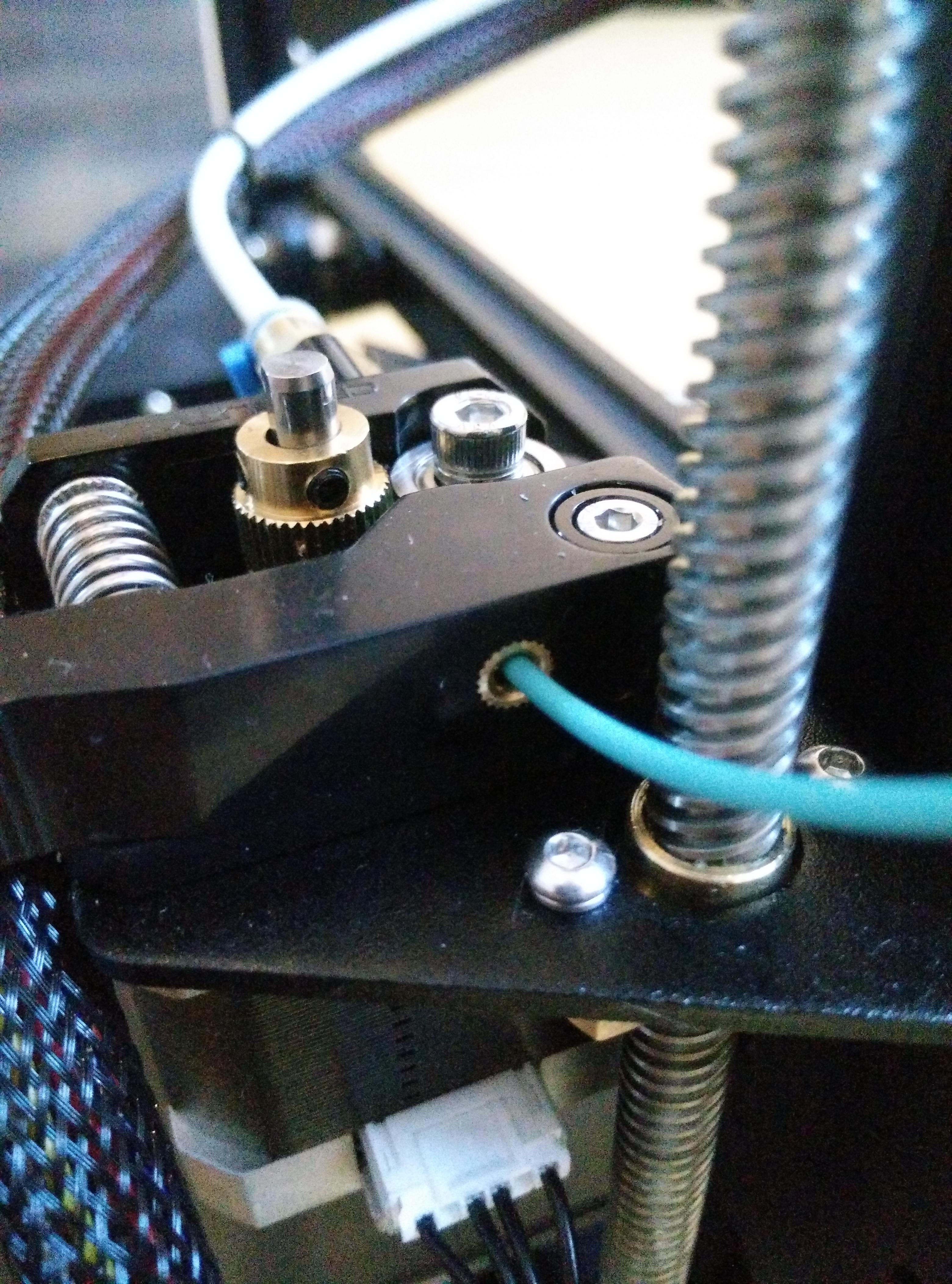 My Ender 3 Pro came with a metal insert on the extruder arm, anybody else have this? r/ender3