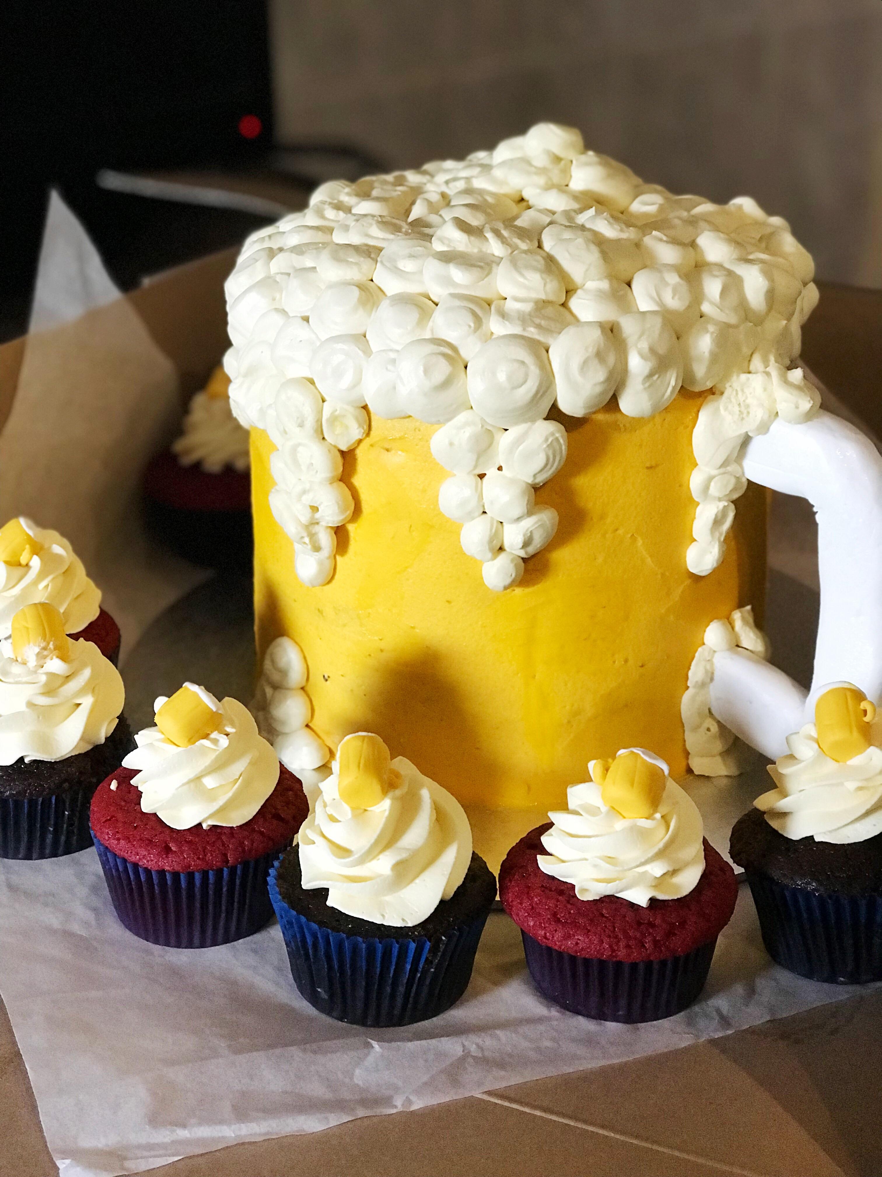 I made a beer stein cake with cupcakes! r/Baking