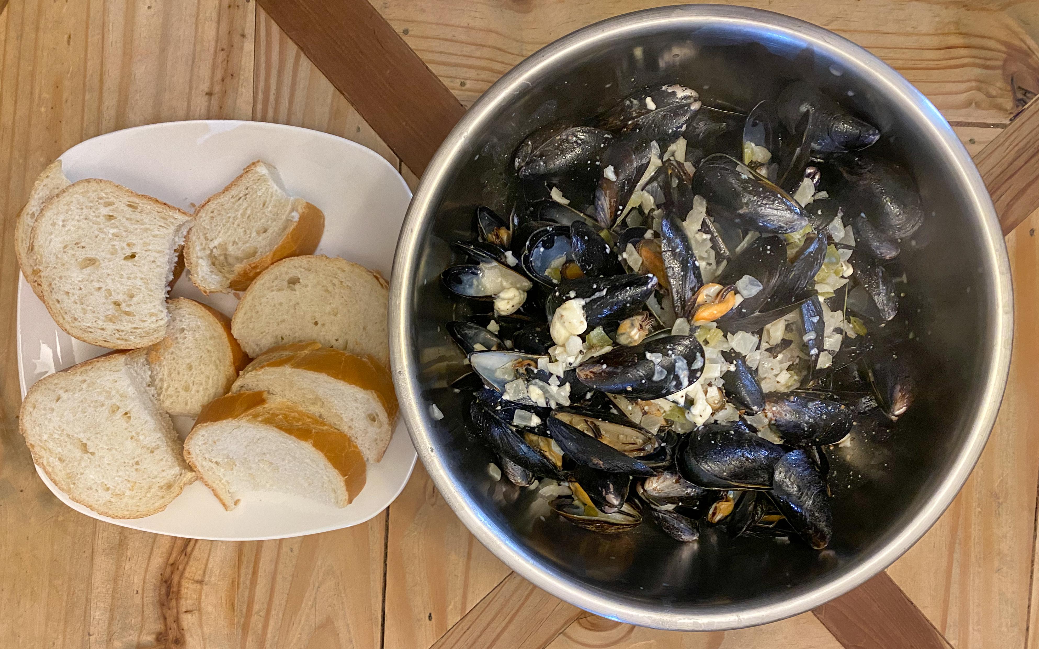 Mussels in white wine and blue cheese r/covidcookery