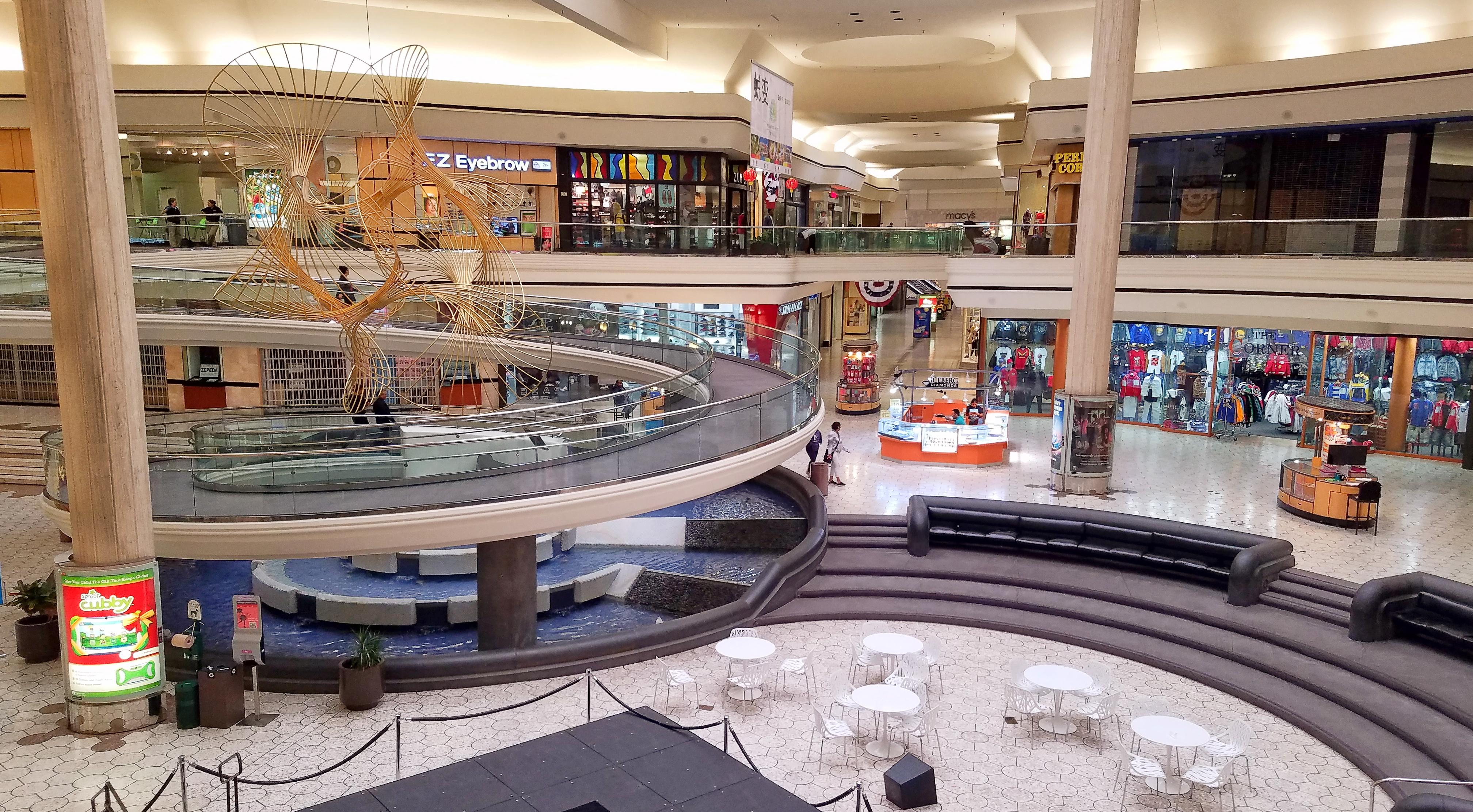 [ Richmond, CA ] The beautiful, dying but hopeful Hilltop Mall r