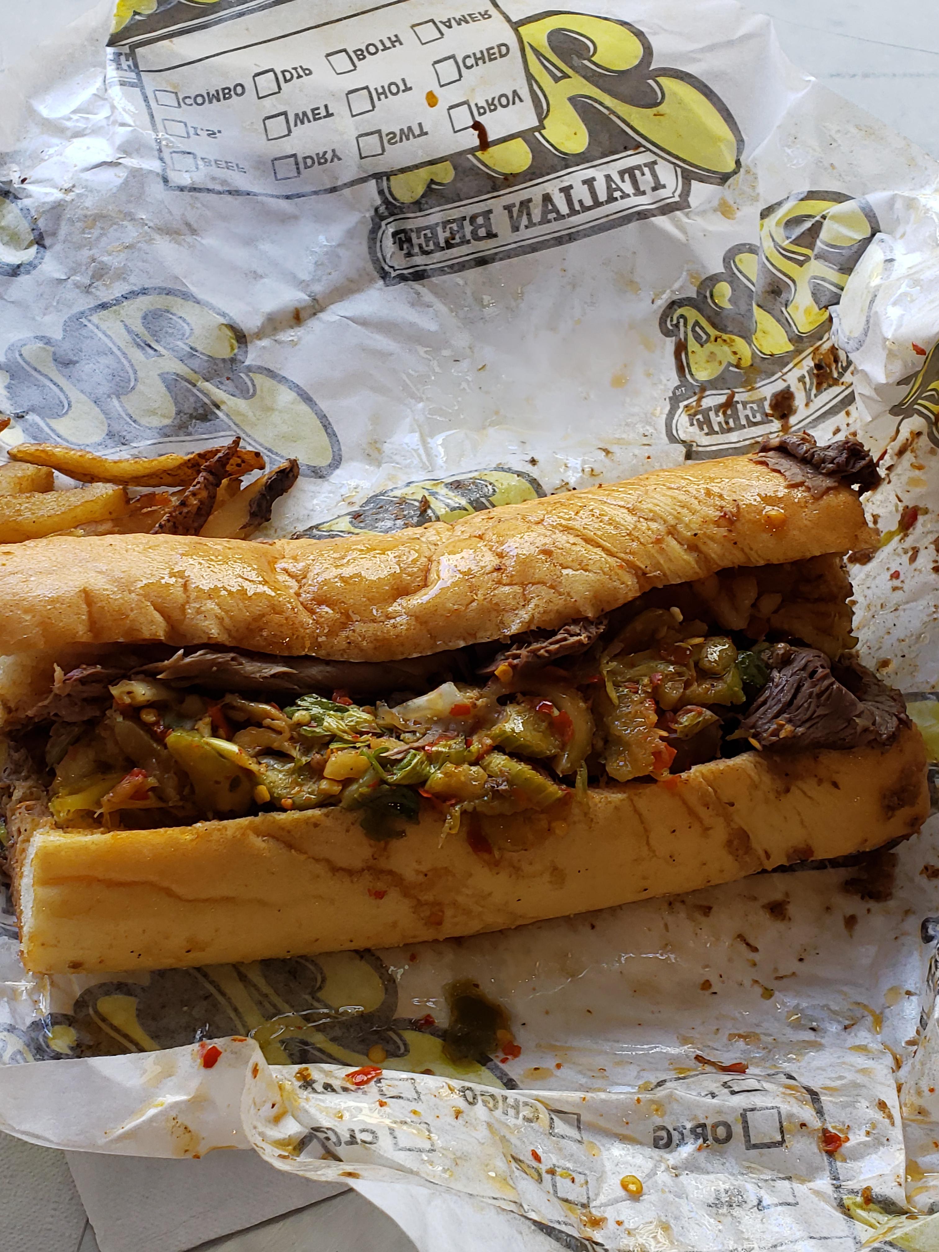 I ate an Italian beef at Al's in Chicago! r/eatsandwiches