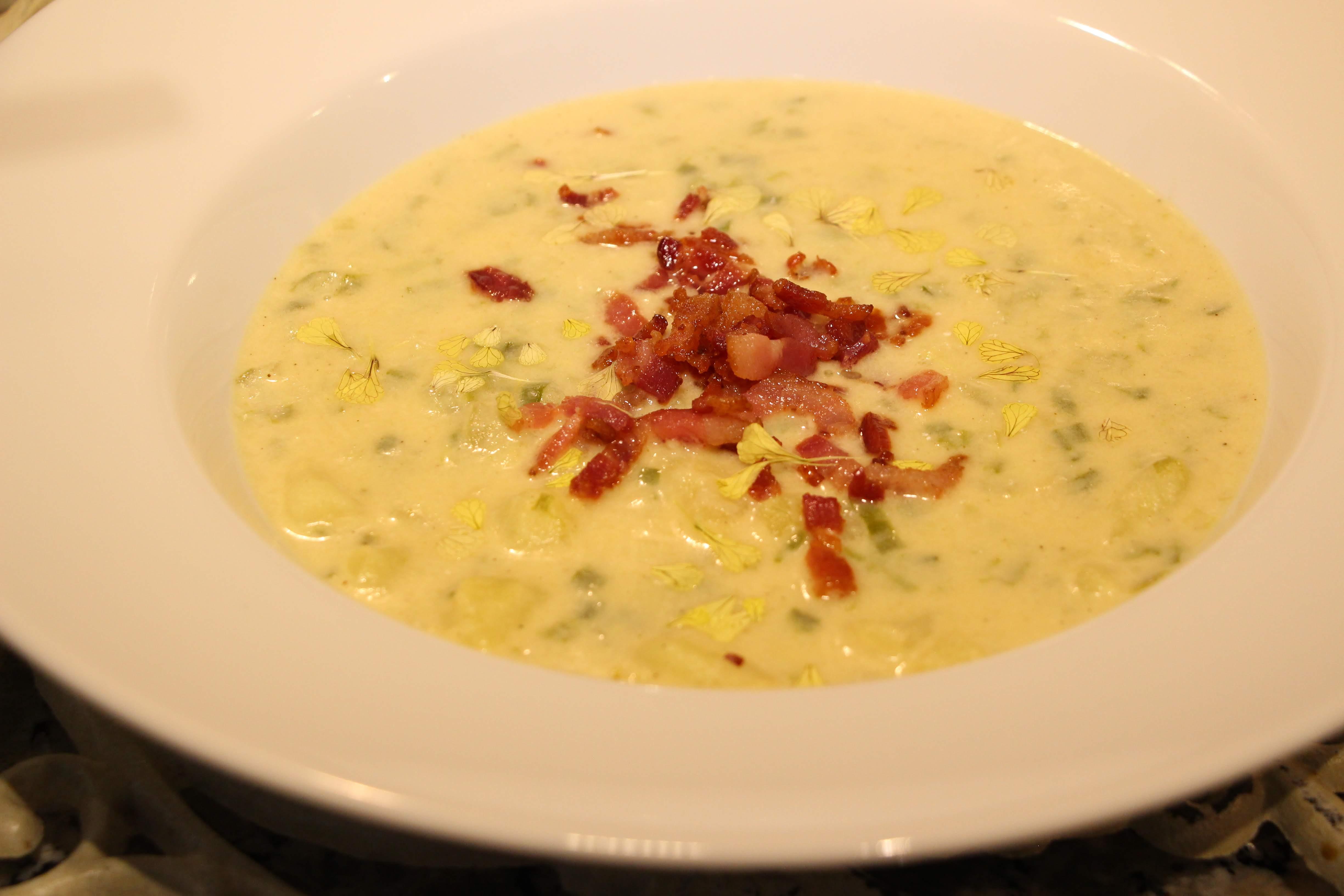[Homemade] Creamy Bacon, Wild Ramp & Potato Soup r/food