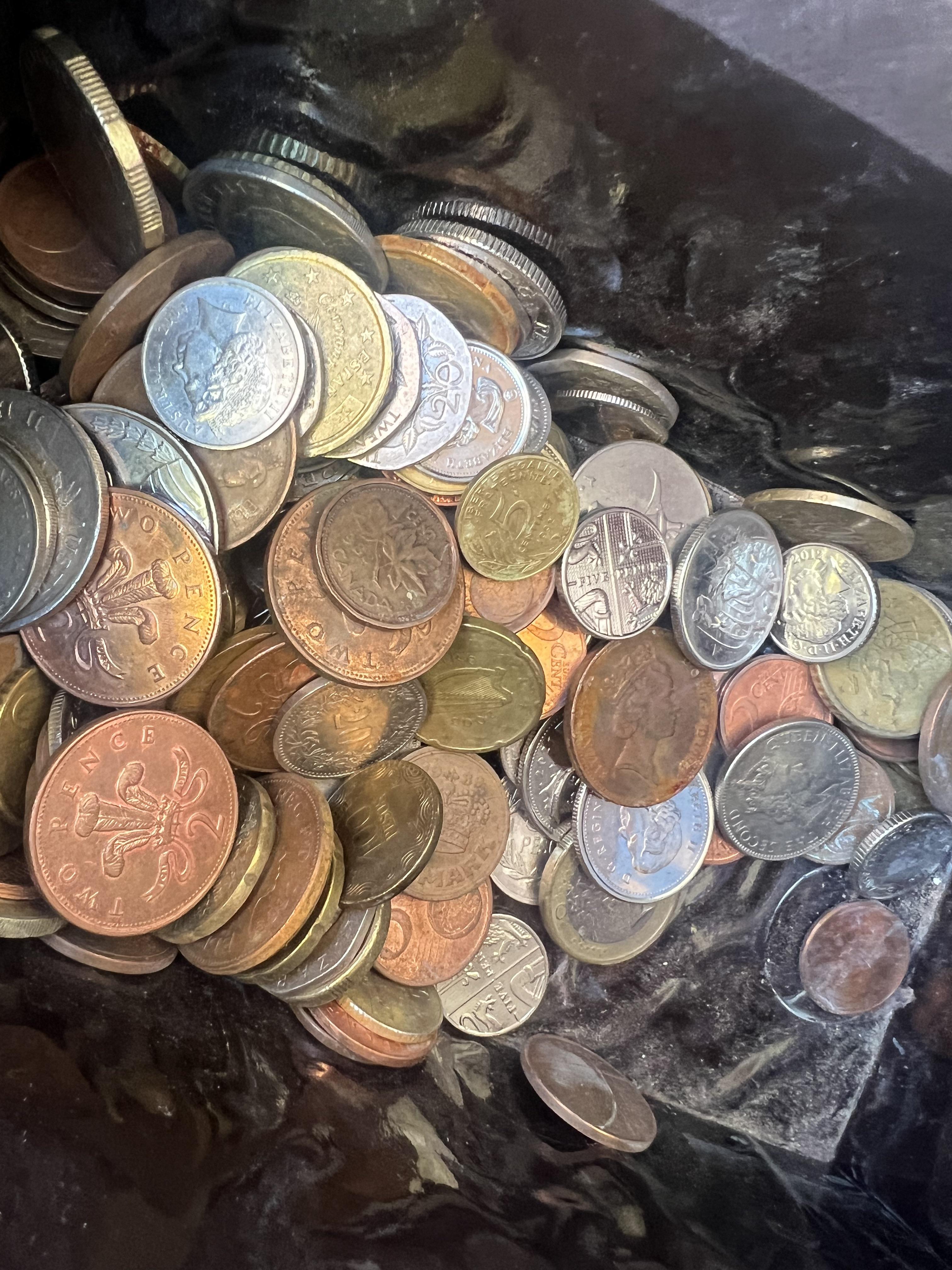 Place in Vegas where I can get foreign currency coins exchanged? r/vegas