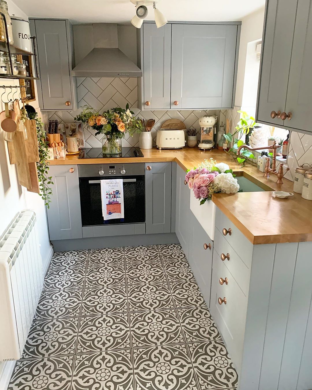 kitchen in Suffolk, England r/CozyPlaces
