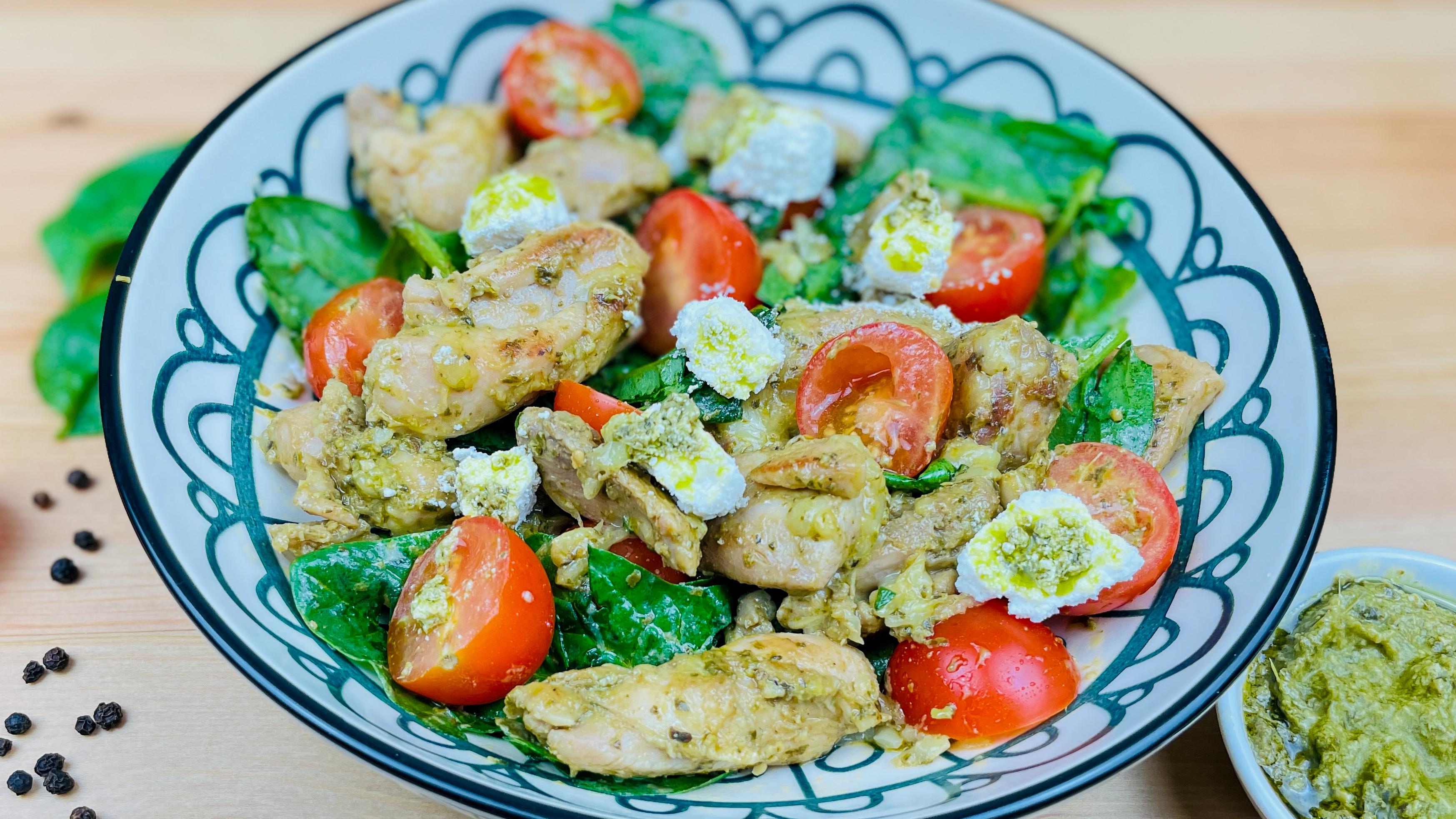 Chicken Pesto Salad r/RecipeInspiration
