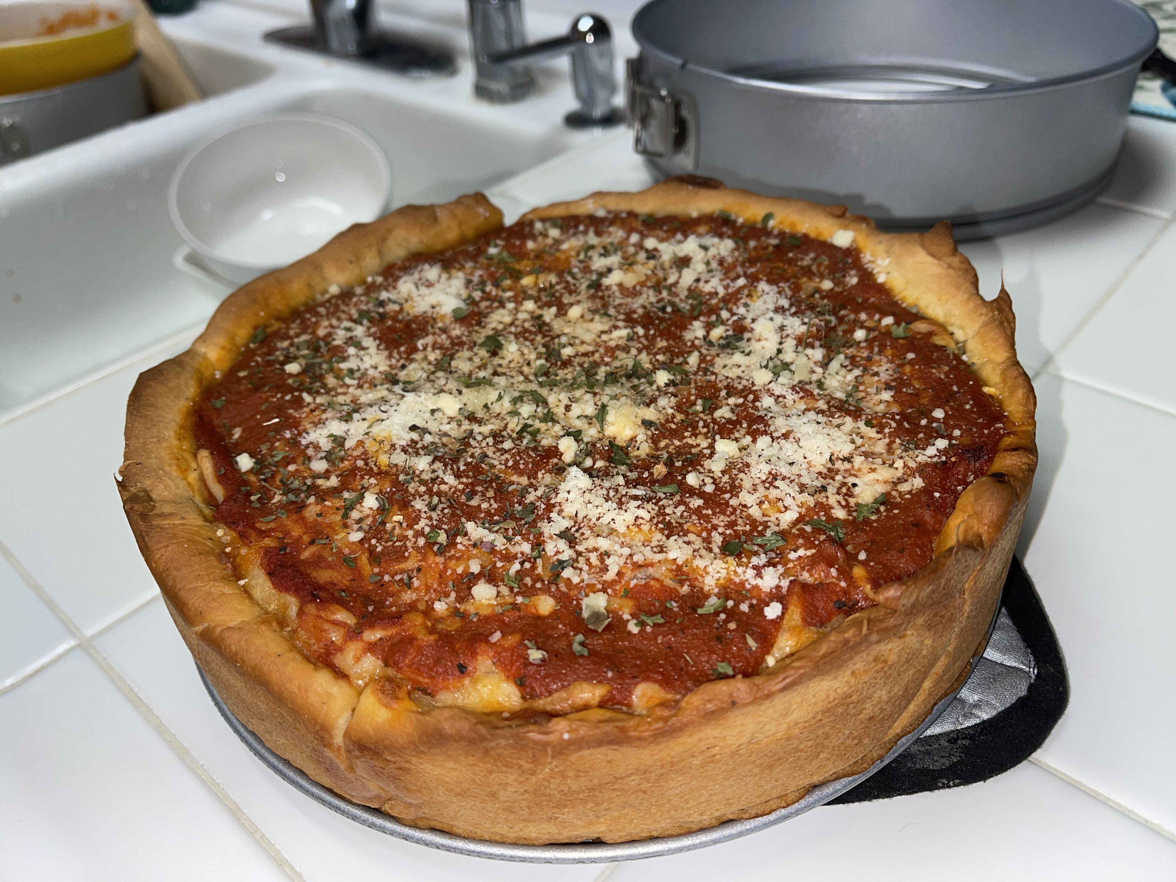 Homemade Chicago Deep Dish Pepperoni Pizza r/FoodPorn