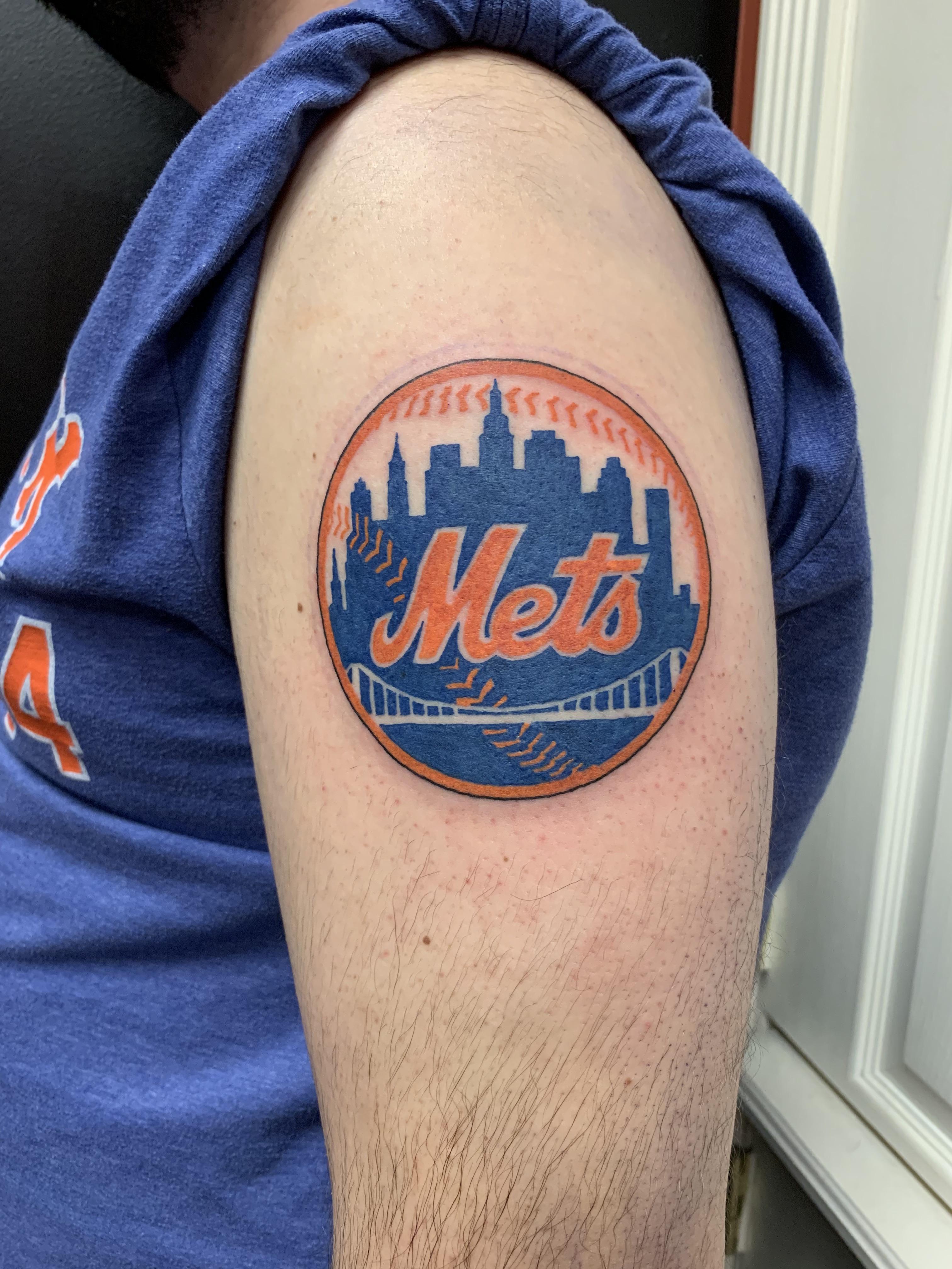 My 1st MLB Mets Tattoo! Very happy how it came out! r/tattoos