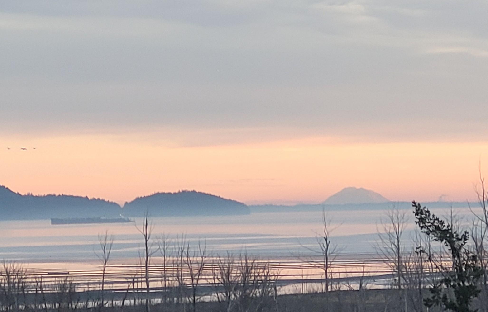 Mt Rainier from Marine Drive Bellingham
