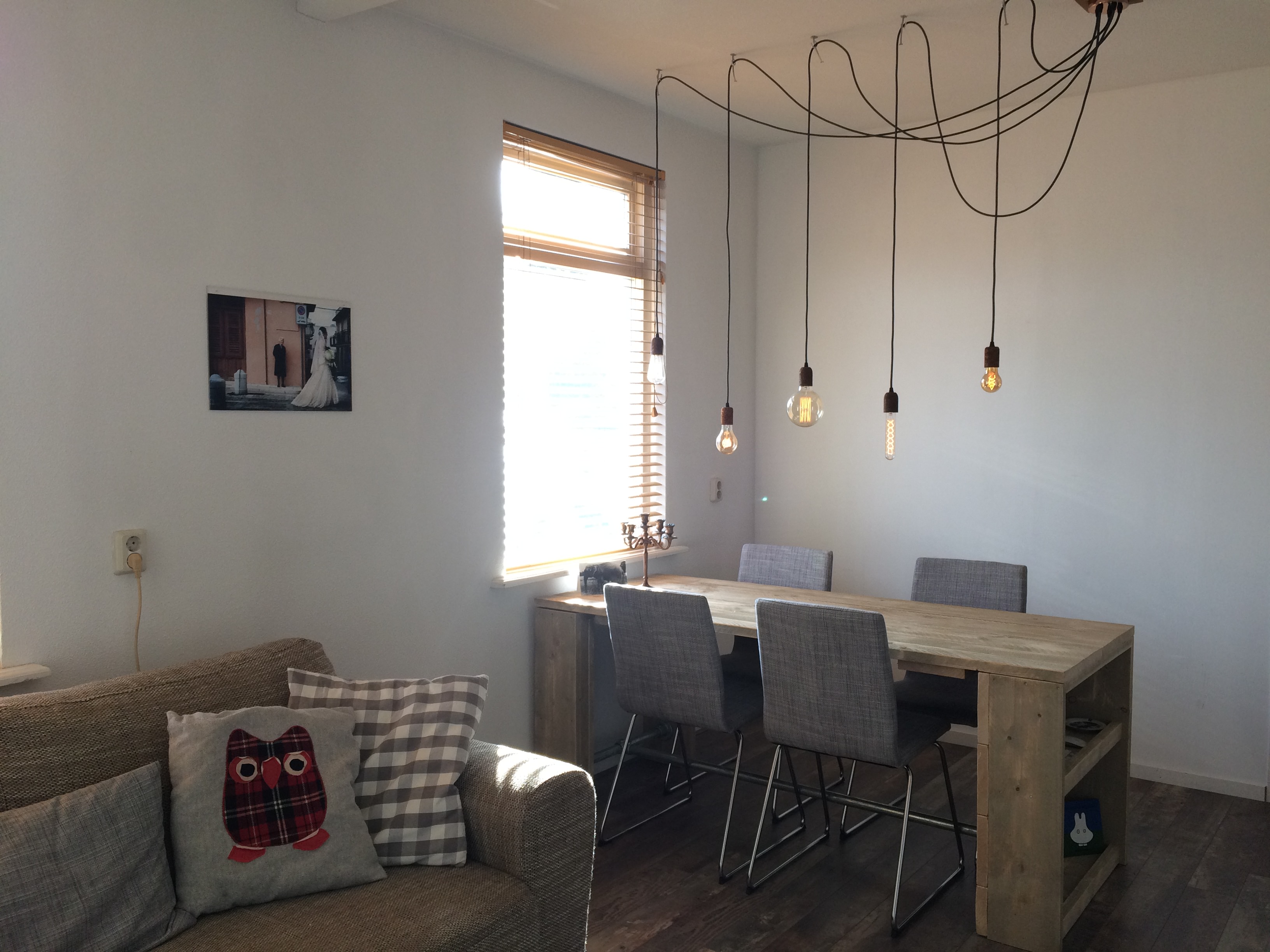 (xpost from /r/minimalism) Minimal home of /u/Exstuffinator r/minimal_homes