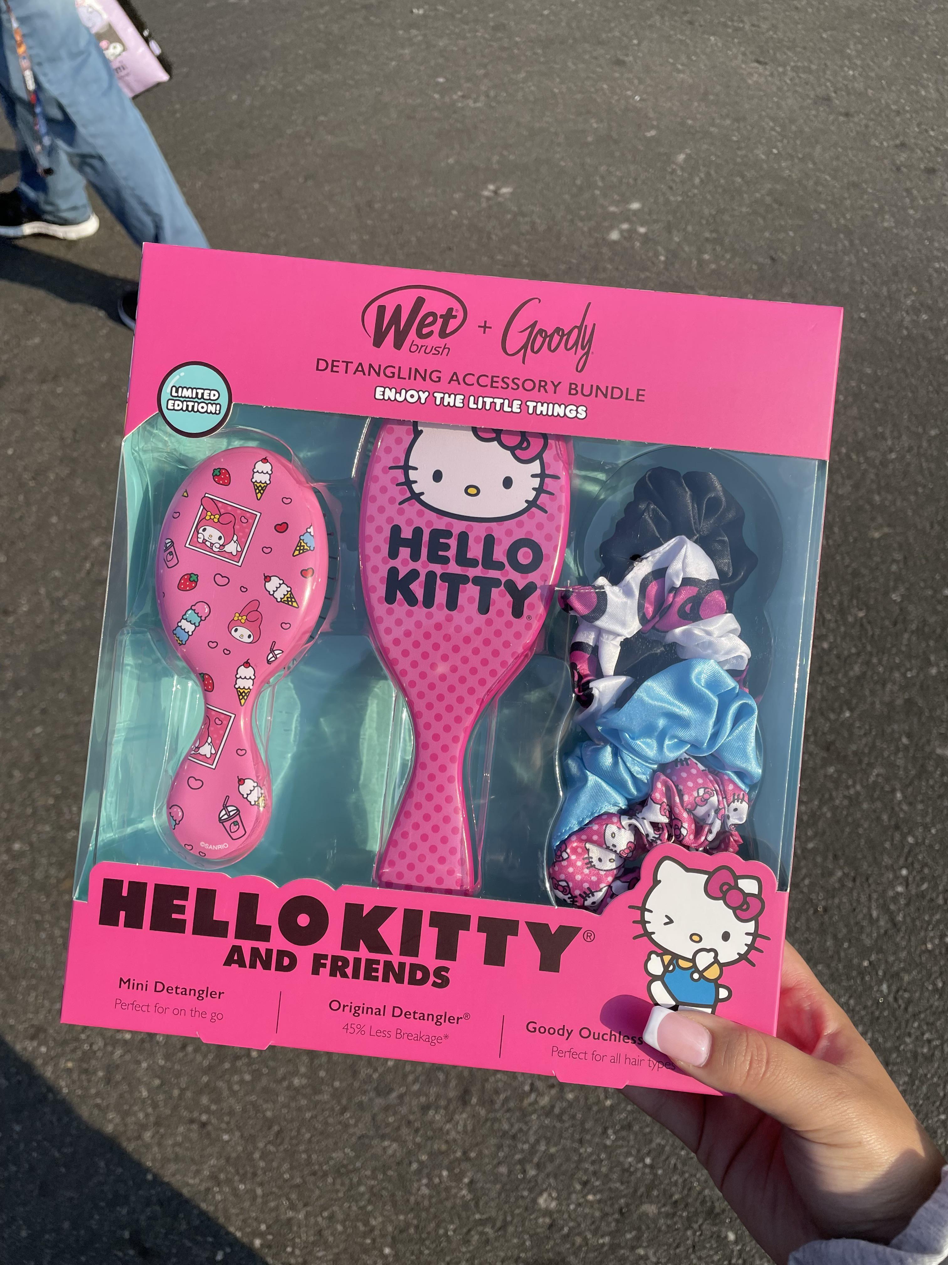 brush set from costco ) r/HelloKitty