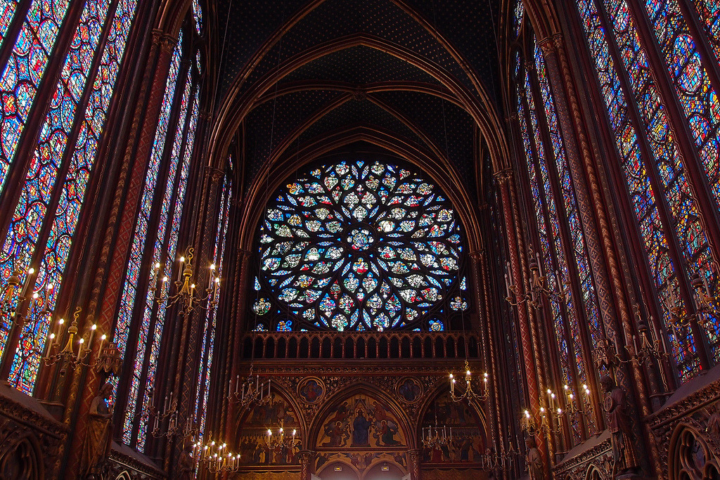 Rose de la SainteChapelle de Paris. r/europe