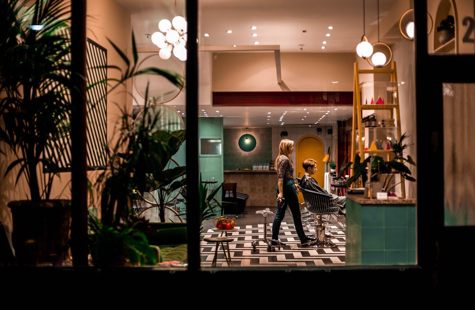 Haircutting, Portobello Road r/streetphotography