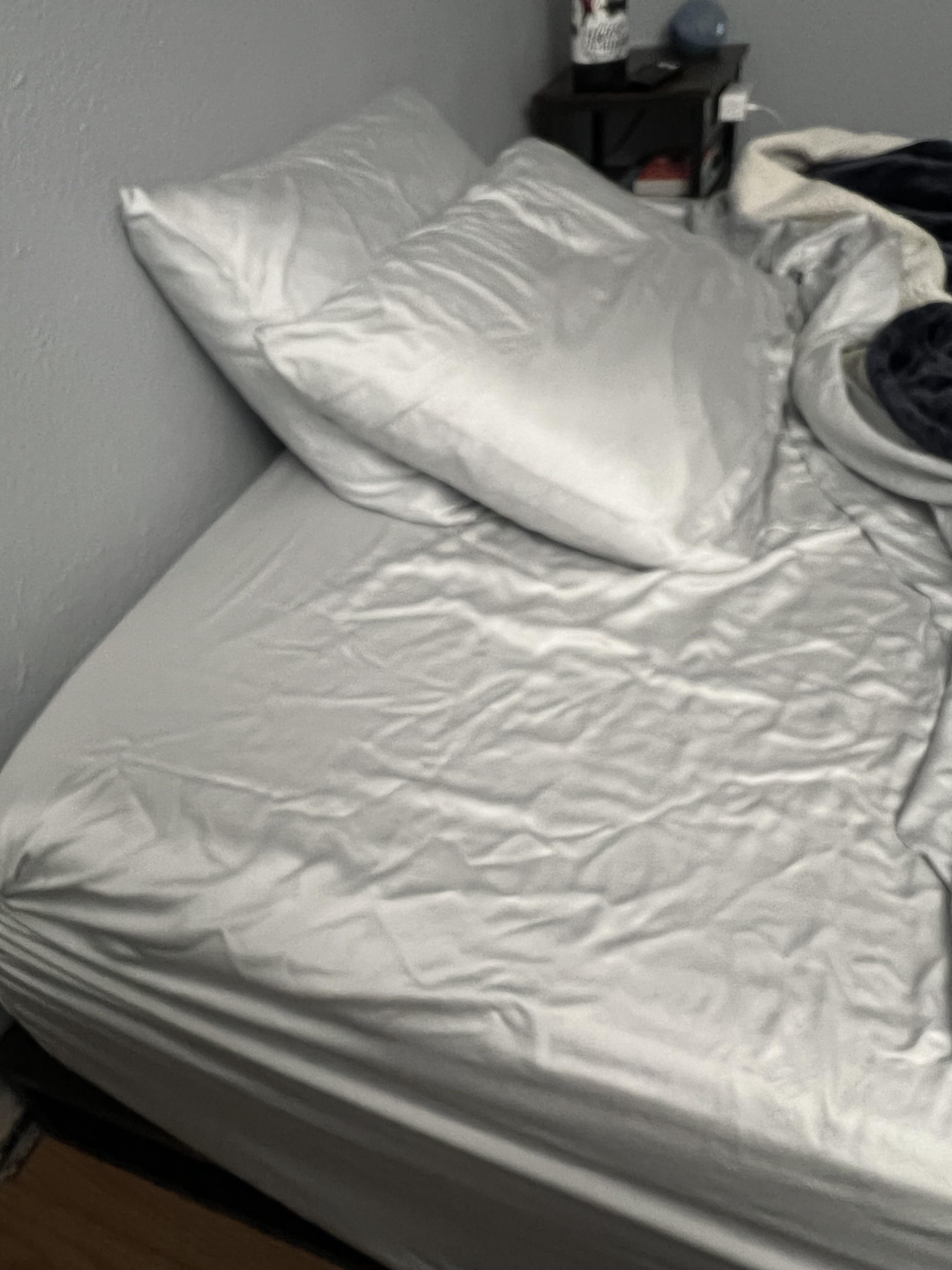 What color duvet cover with these sheets and walls? r/malelivingspace